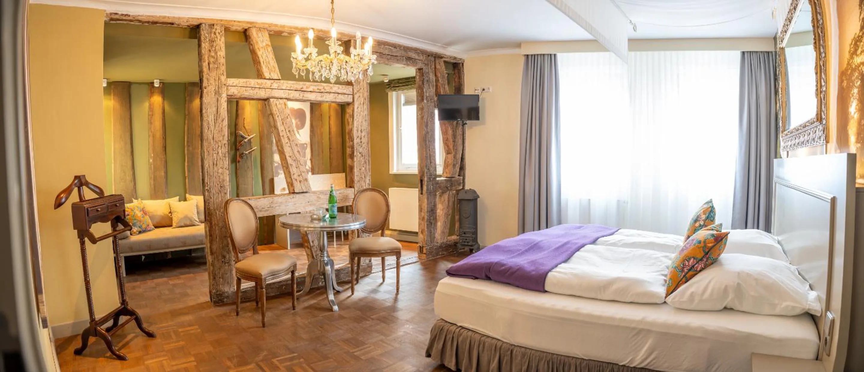 Bedroom, Bed in Friedrich von Schiller Hotel