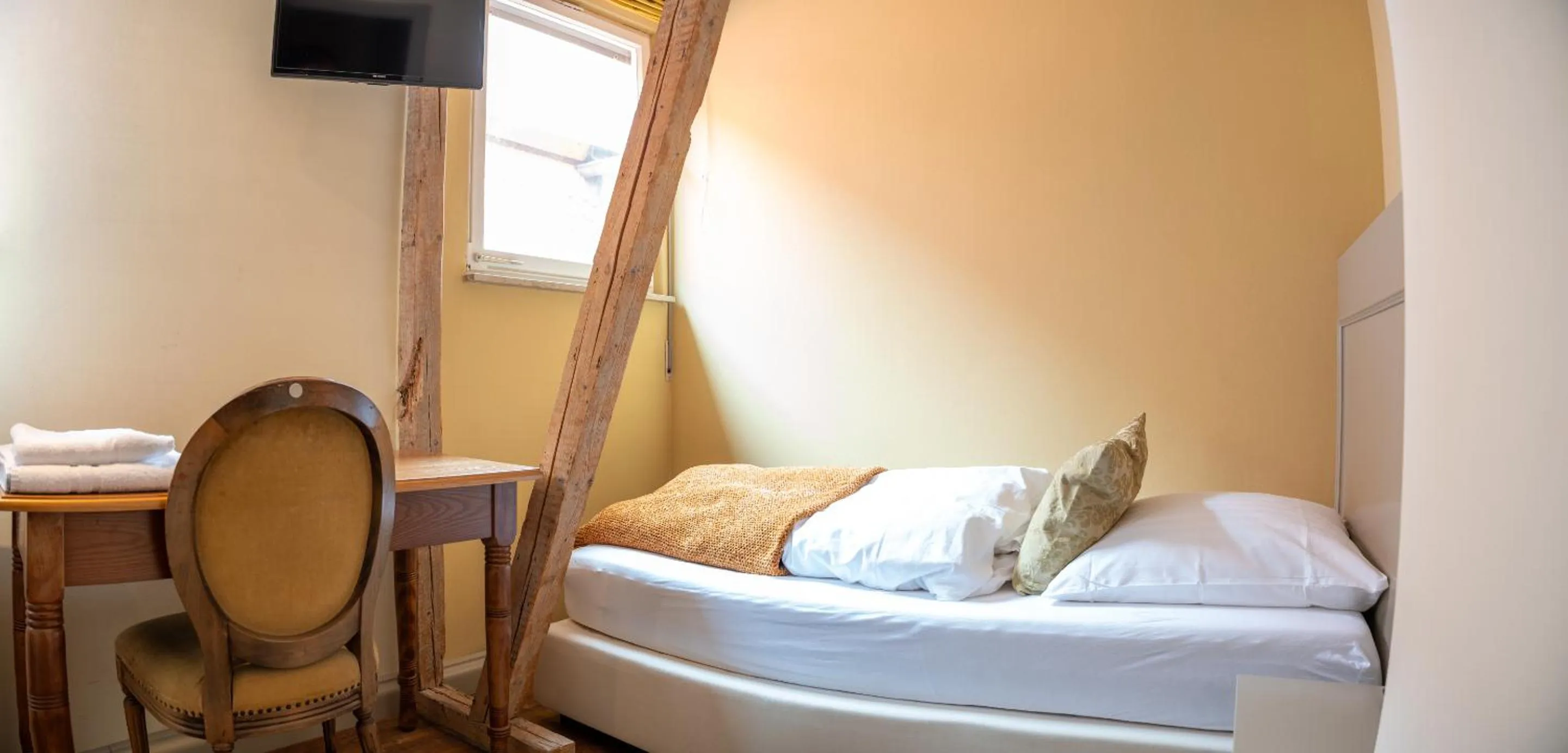 Bedroom, Bed in Friedrich von Schiller Hotel