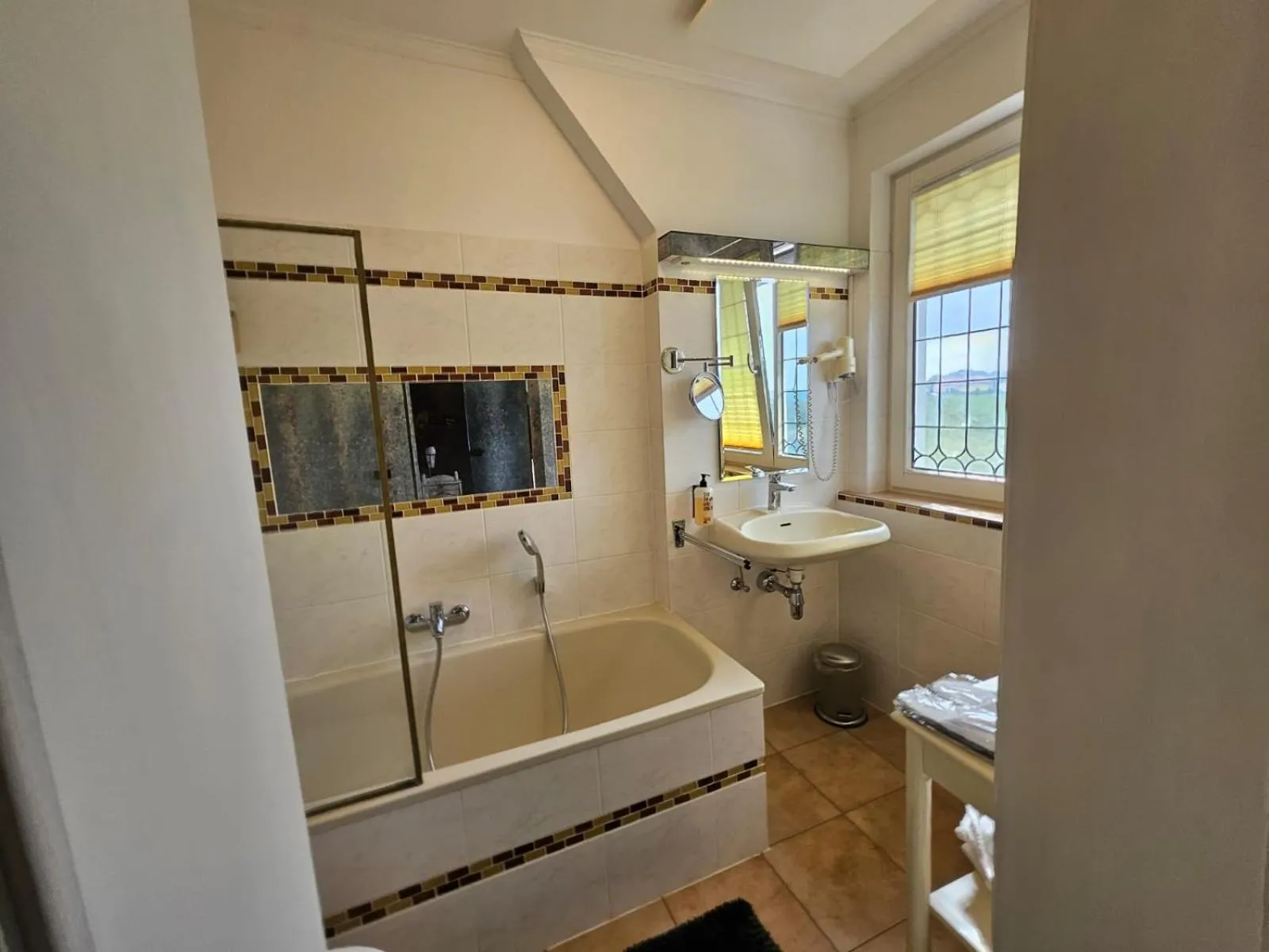 Shower in Klein Holland