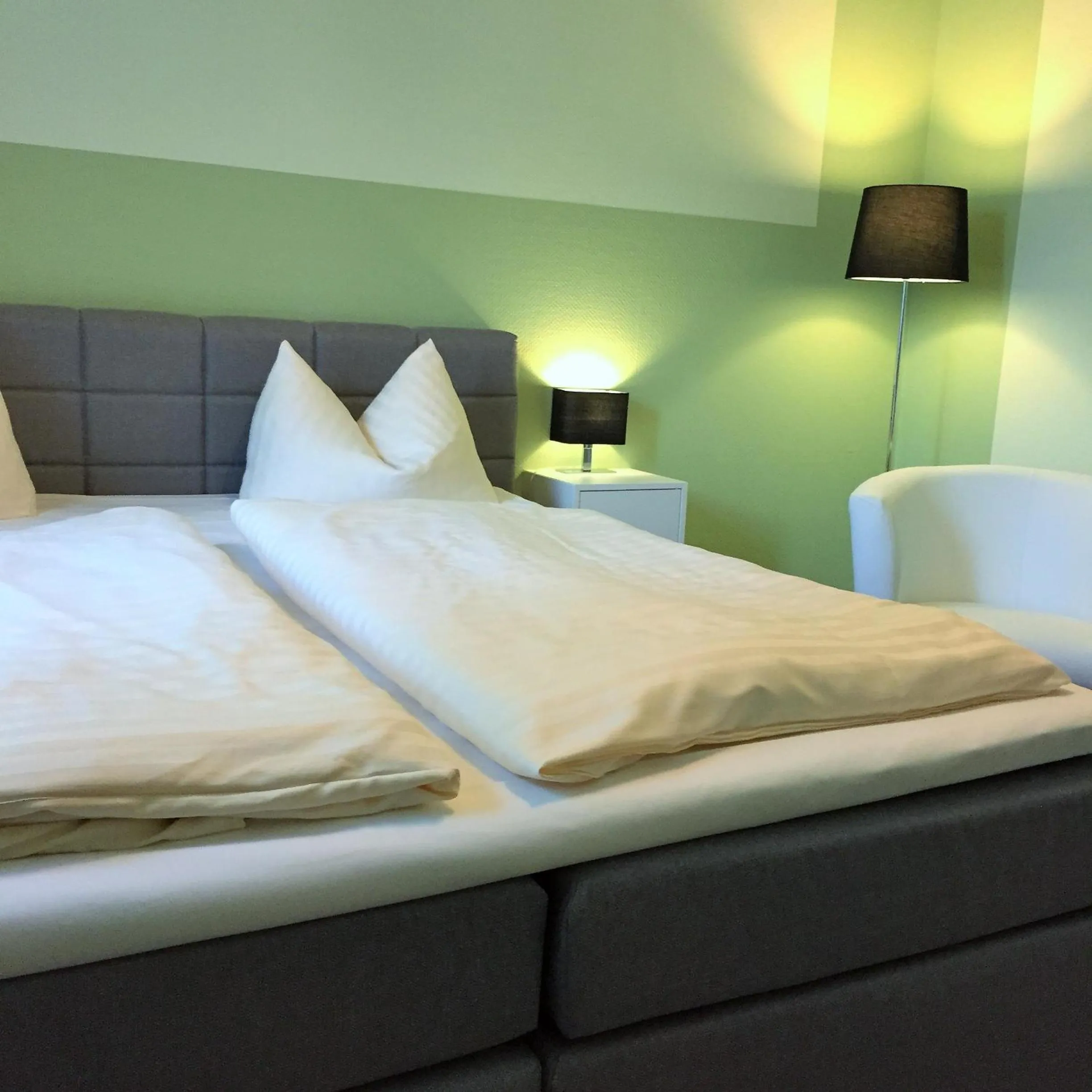 Decorative detail, Bed in Weinhotel Römerbad