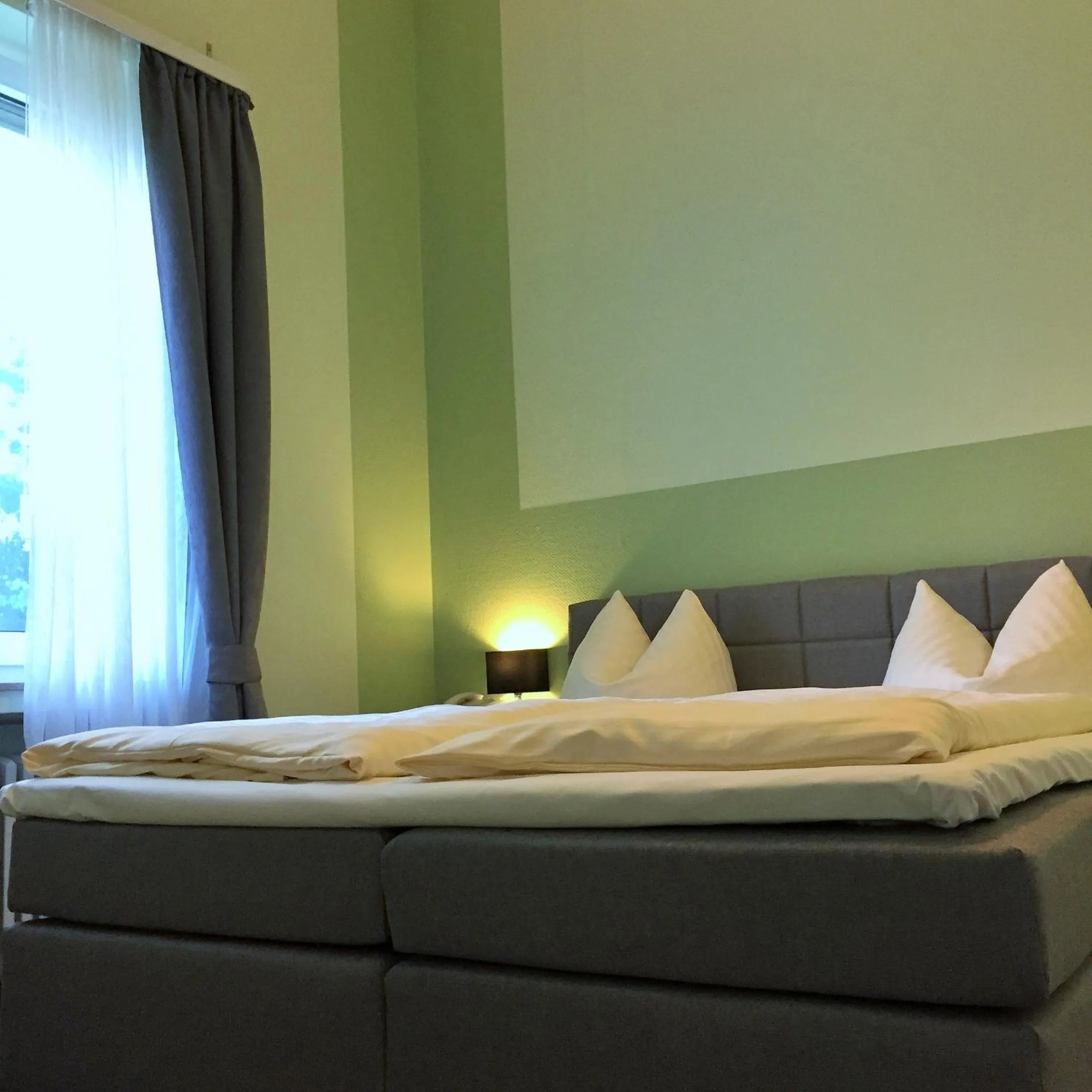 Photo of the whole room, Bed in Weinhotel Römerbad