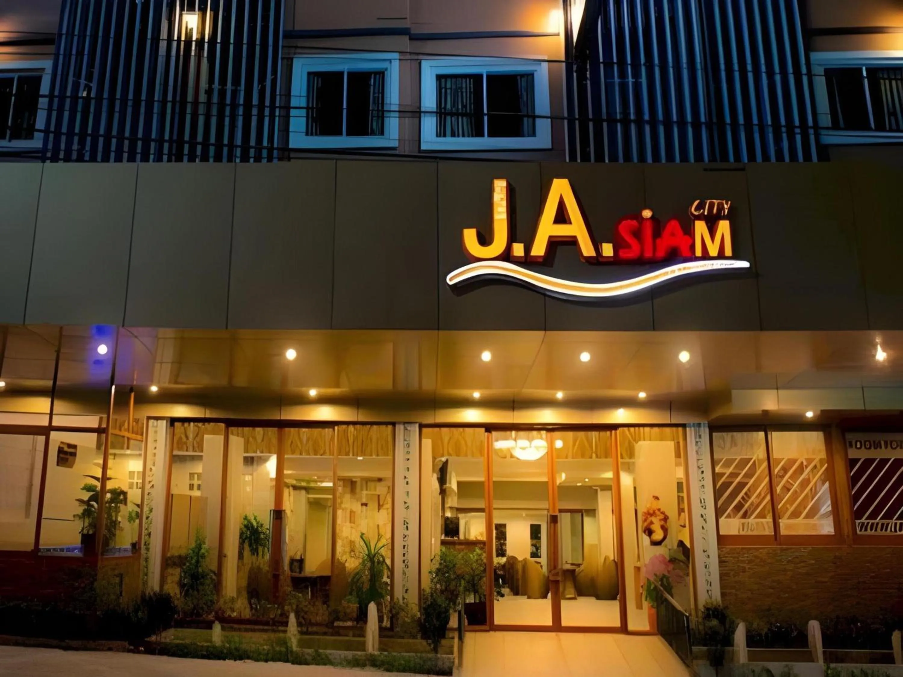 Facade/entrance in Collection O JA Siam City