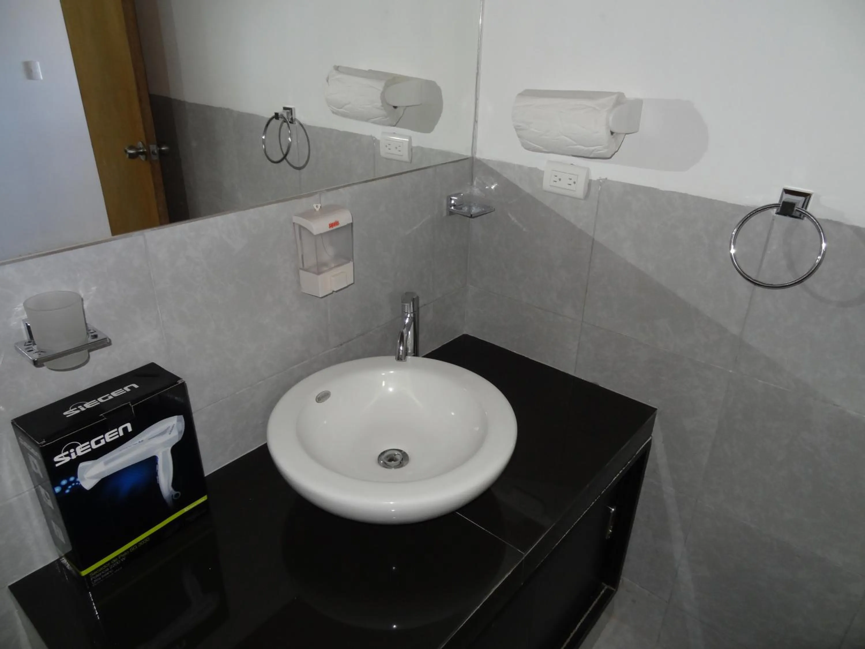 Bathroom in Akas Hotel Apartamentos