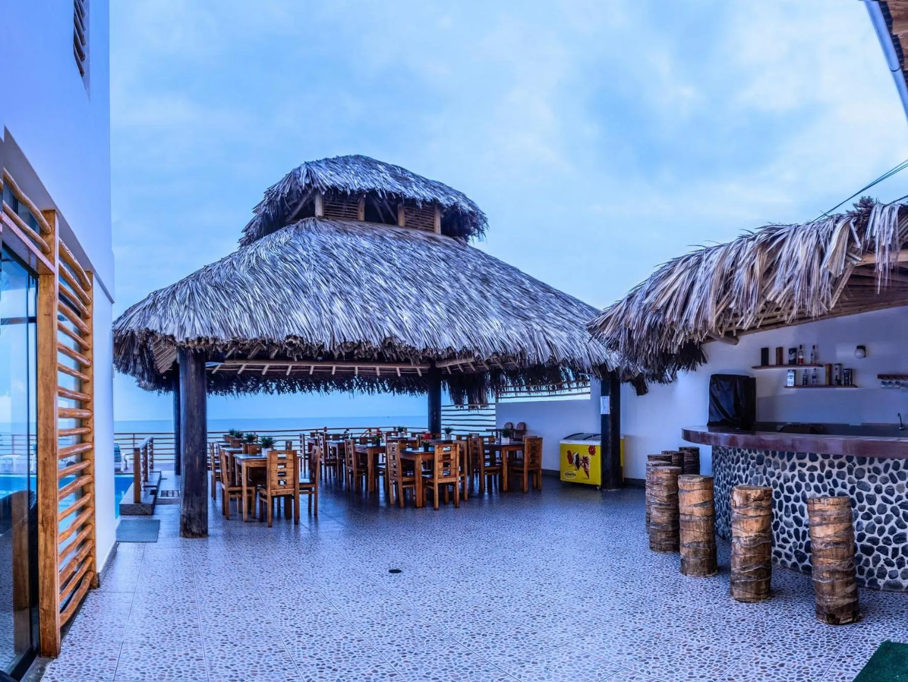 Restaurant/places to eat in Akas Hotel Apartamentos