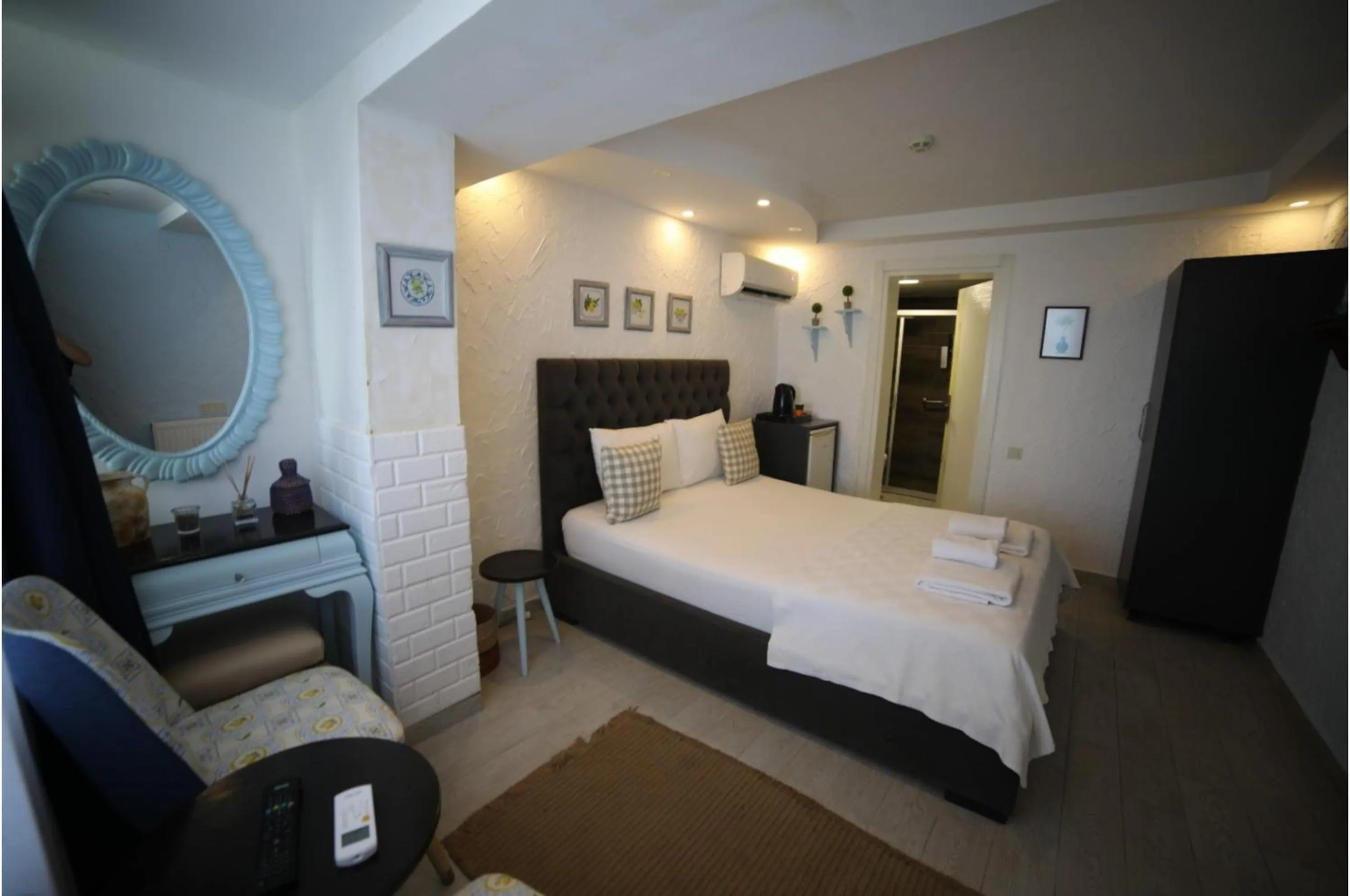 Photo of the whole room, Bed in Bambu Urla Otel