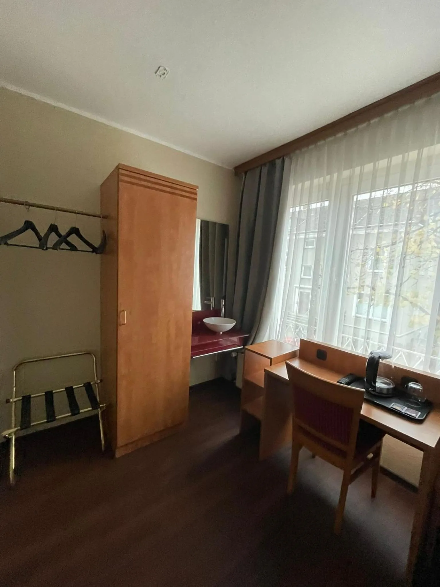 Photo of the whole room, Bed in Sun Hotel