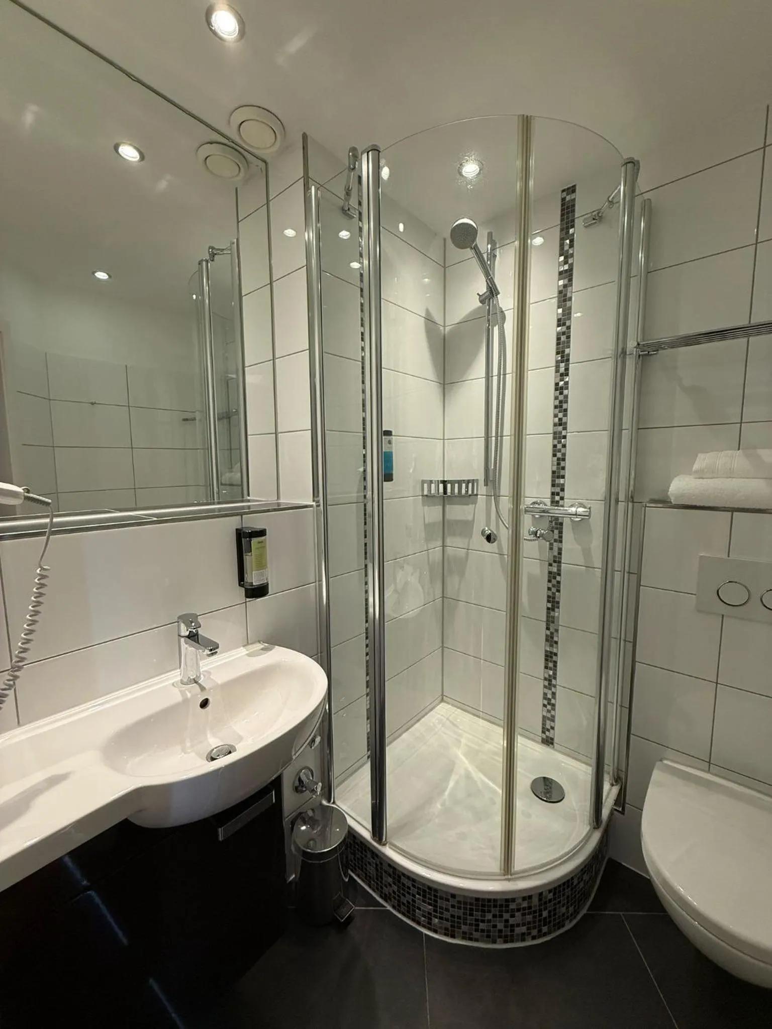 Shower in Sun Hotel