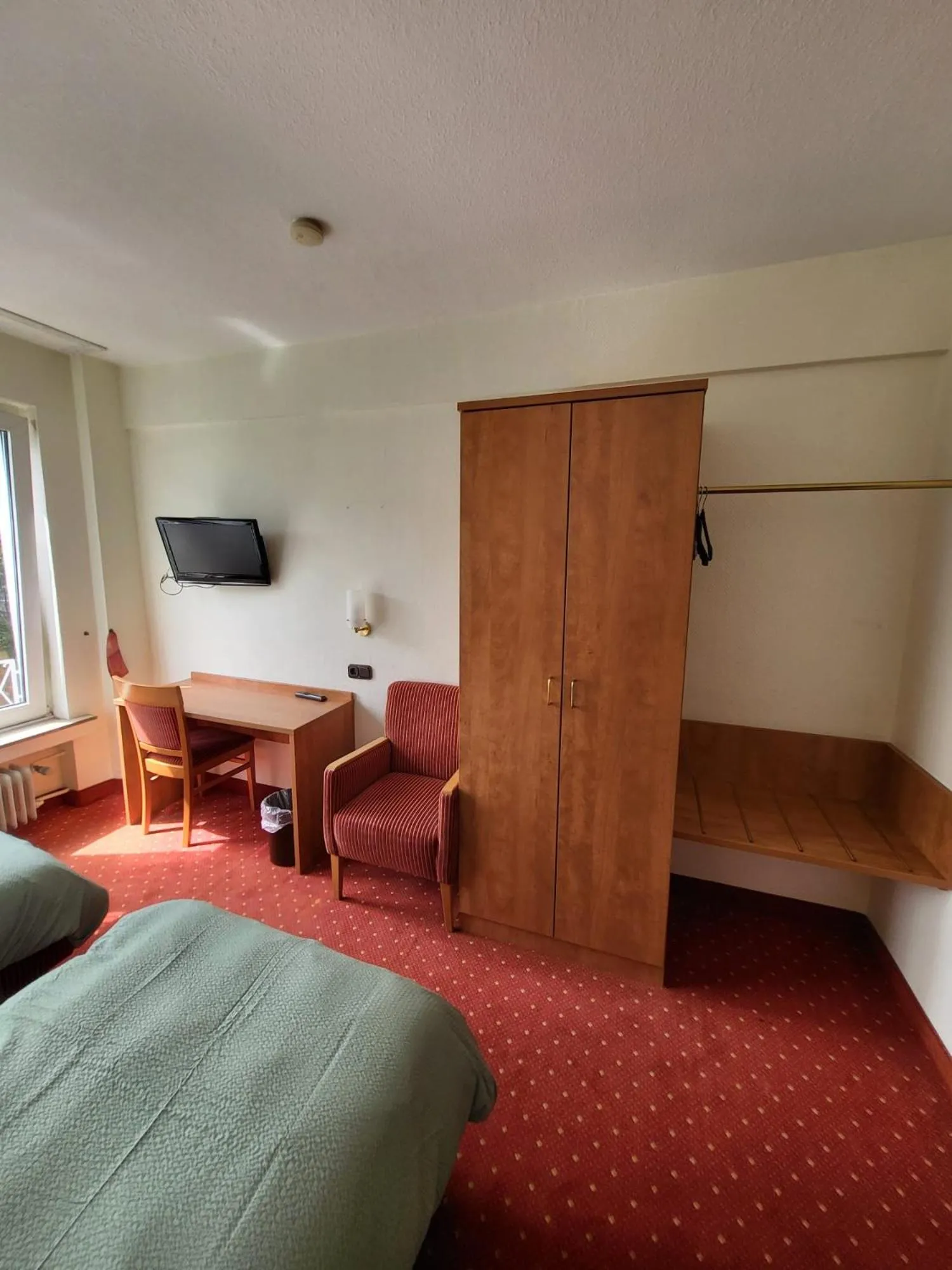 Photo of the whole room, Bed in Sun Hotel
