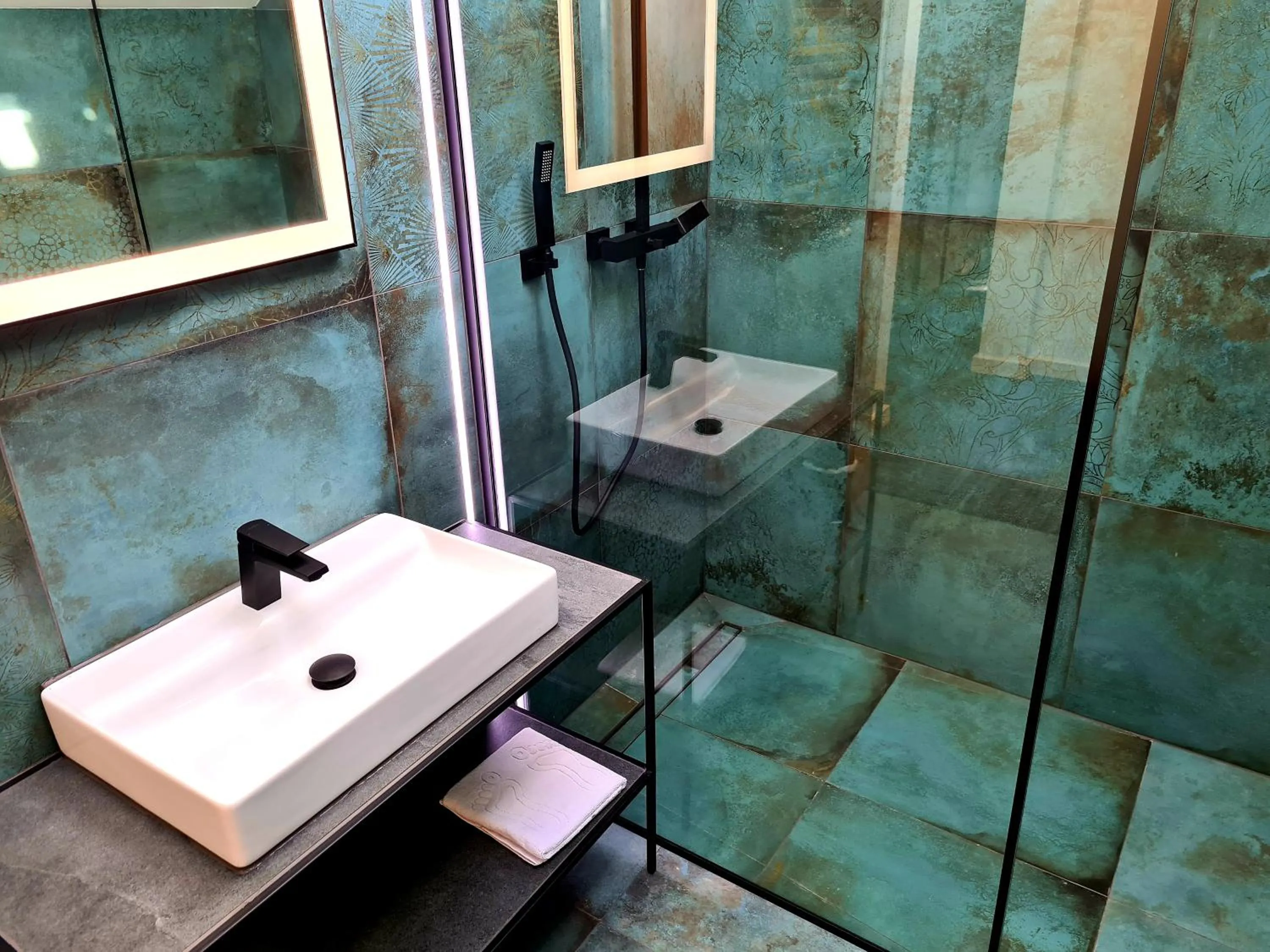 Bathroom in Willa Sienkiewiczówka