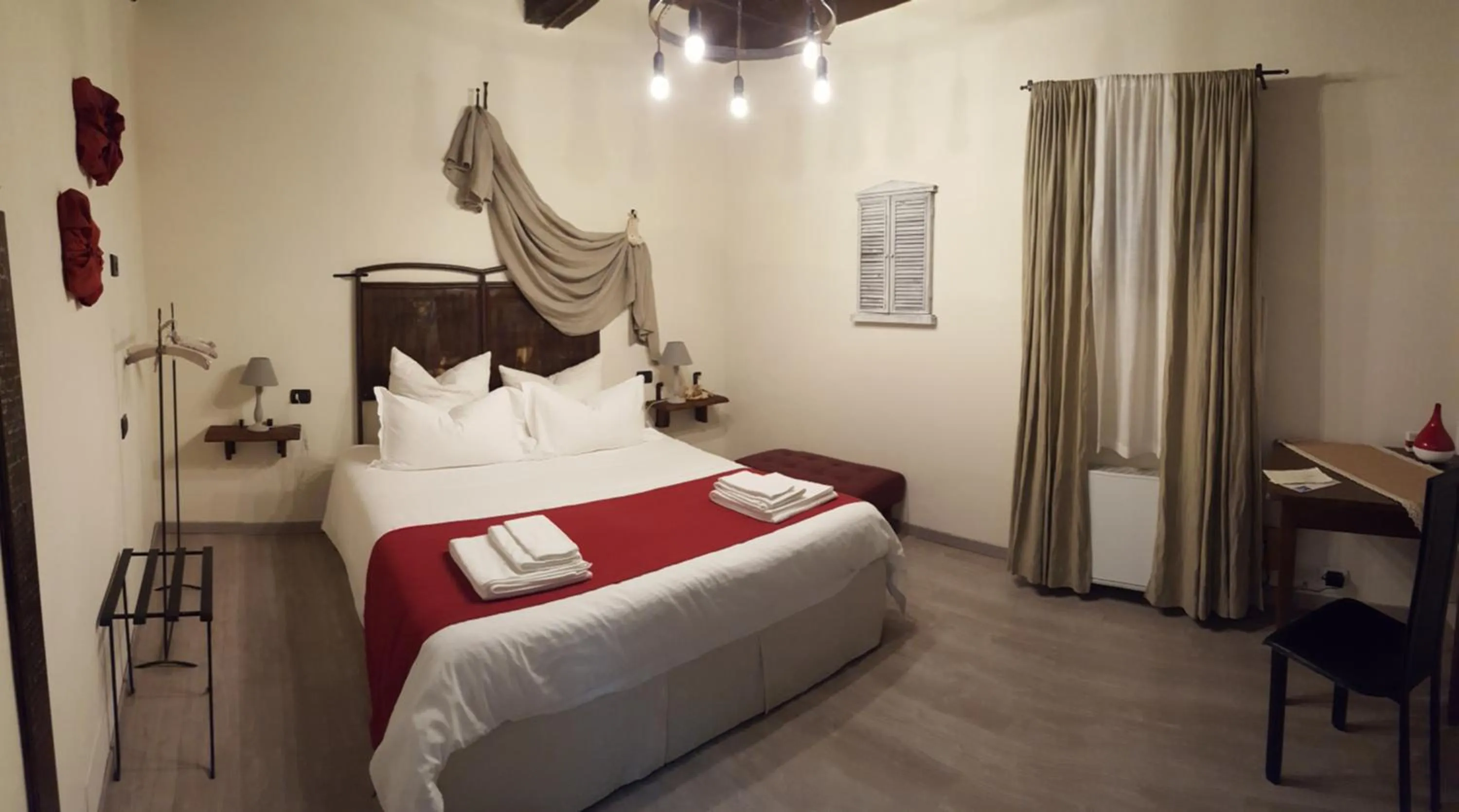 Photo of the whole room, Bed in Torre della Botonta