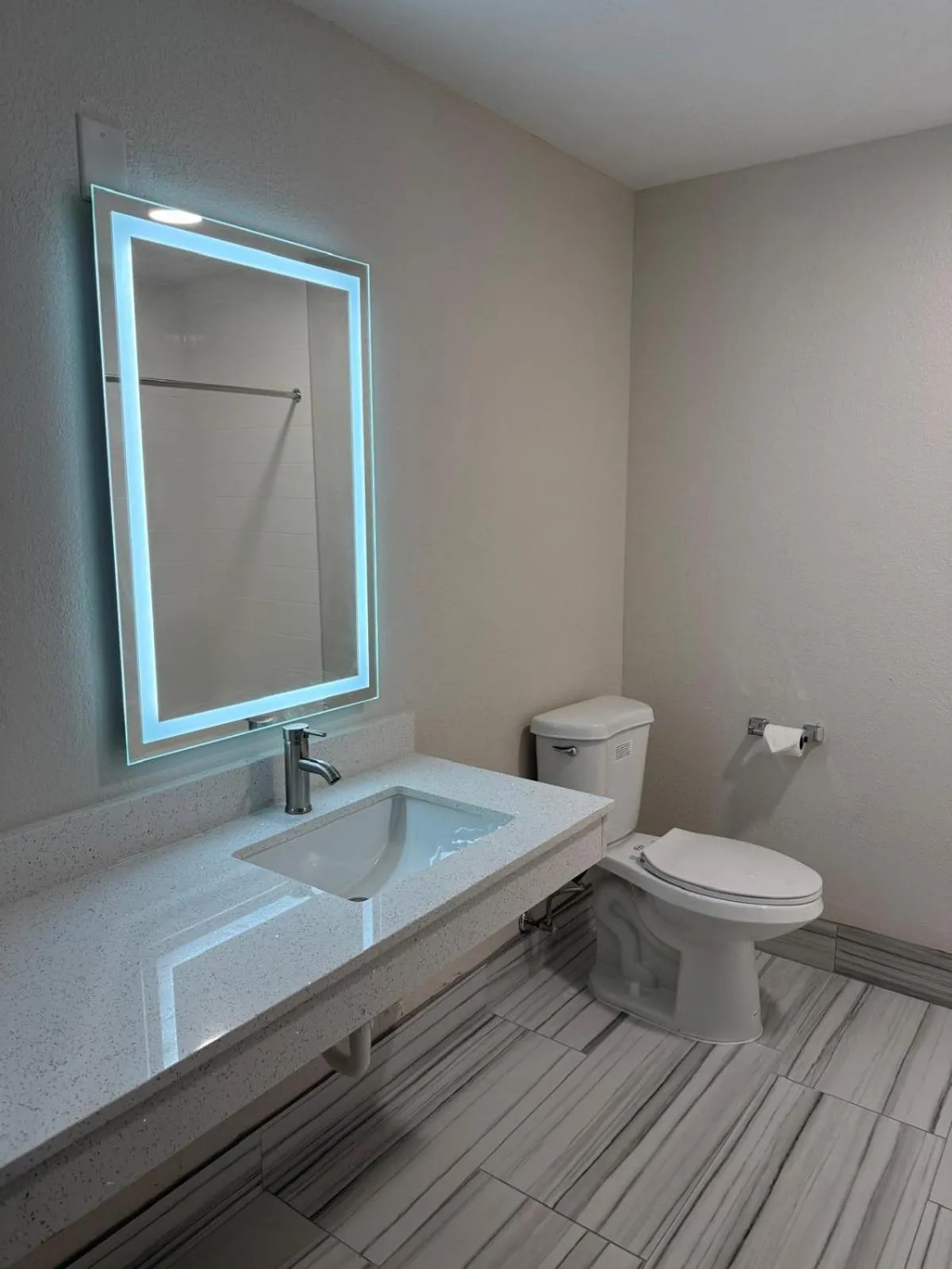 Toilet in BlissPoint Inn, Kokomo