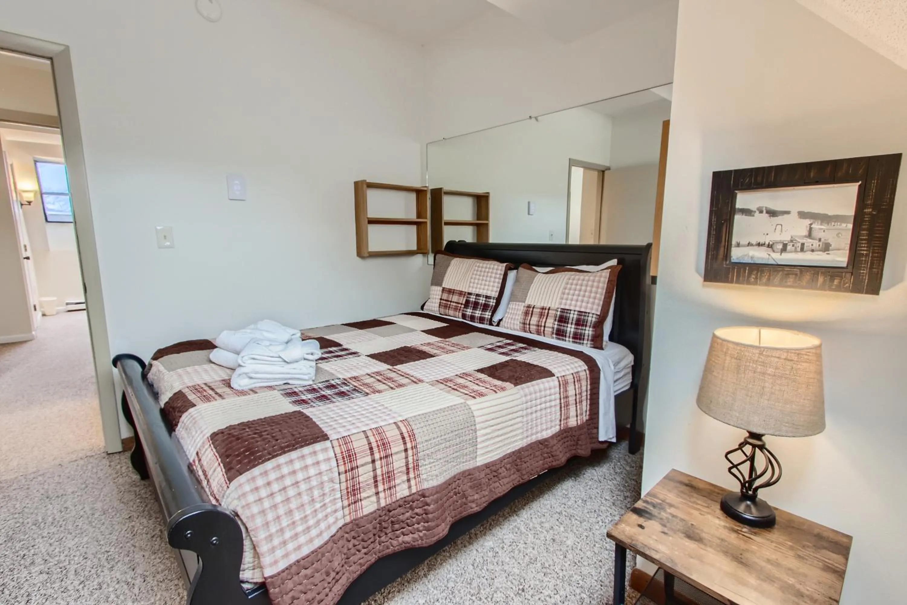 Bed in Mountain Green, Condos at Killington