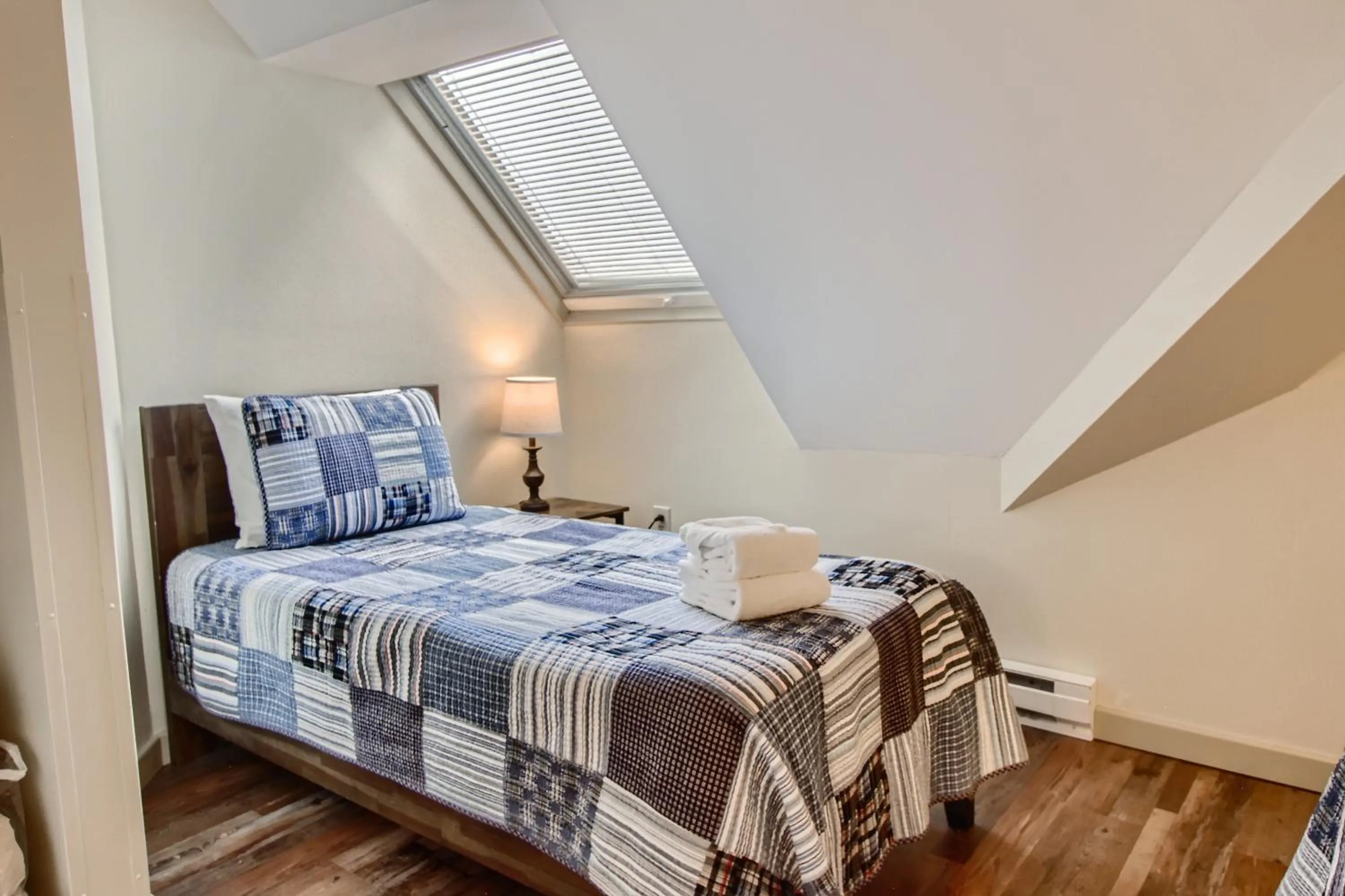 Bed in Mountain Green, Condos at Killington