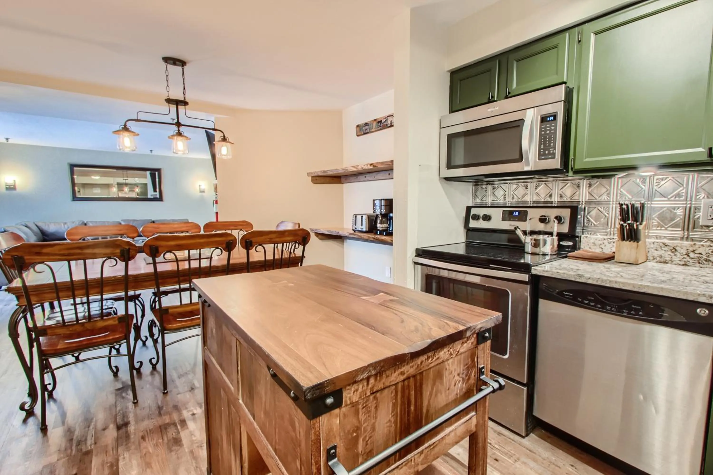 Kitchen or kitchenette in Mountain Green, Condos at Killington
