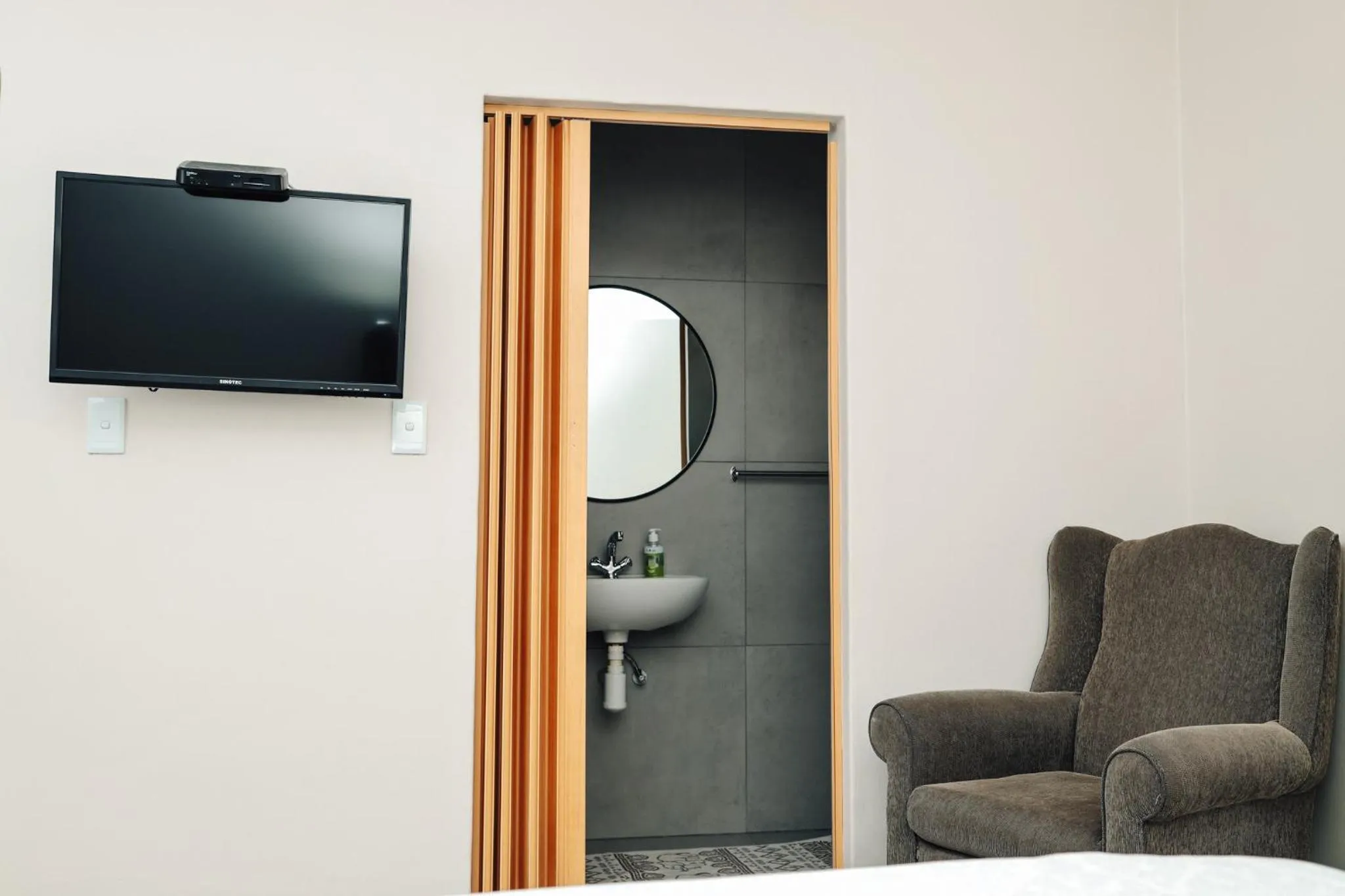 Apartment with Shower - single occupancy in Emerald Bed&Breakfast