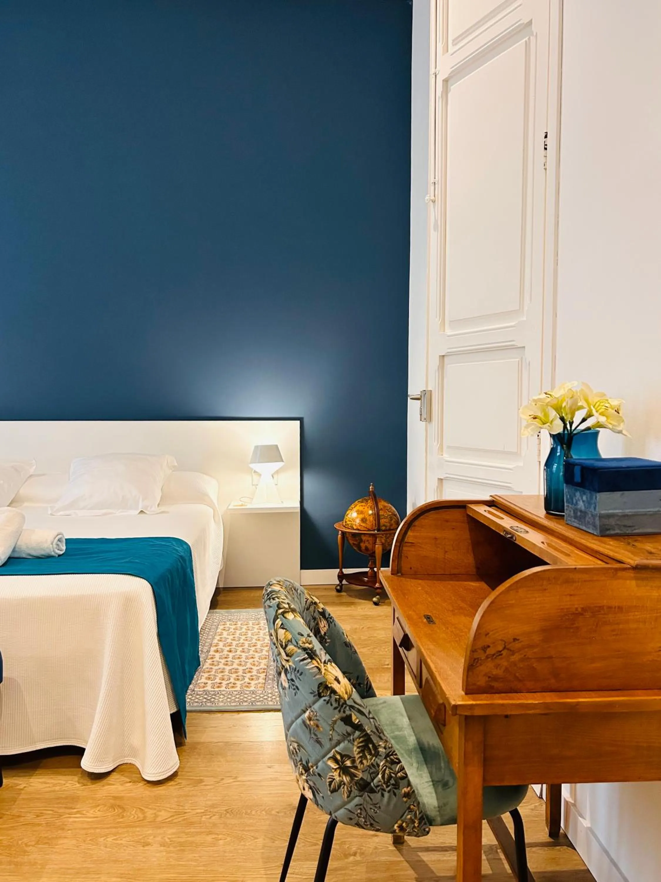 Photo of the whole room, Bed in L'Esplai Valencia