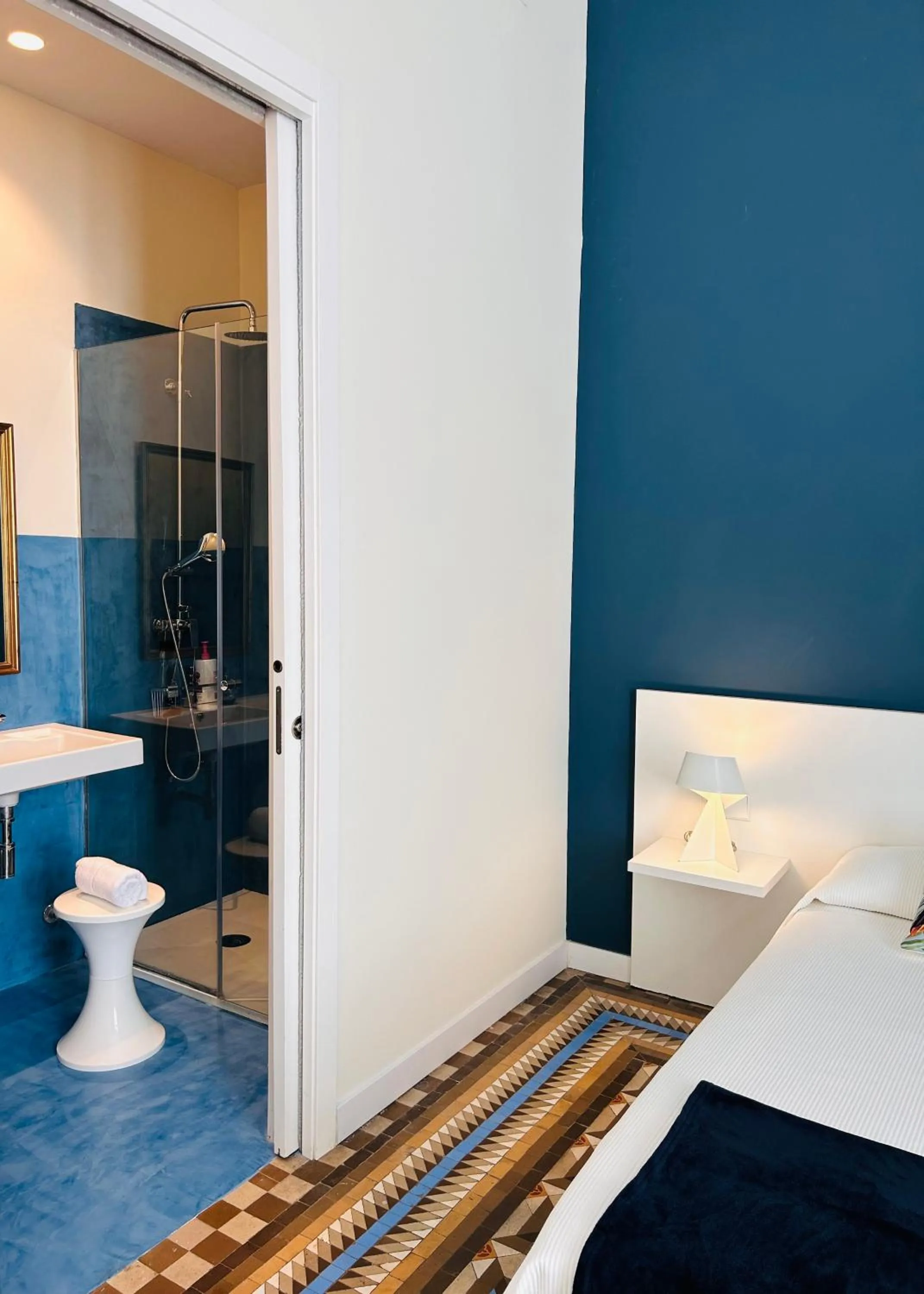 Bathroom, Bed in L'Esplai Valencia