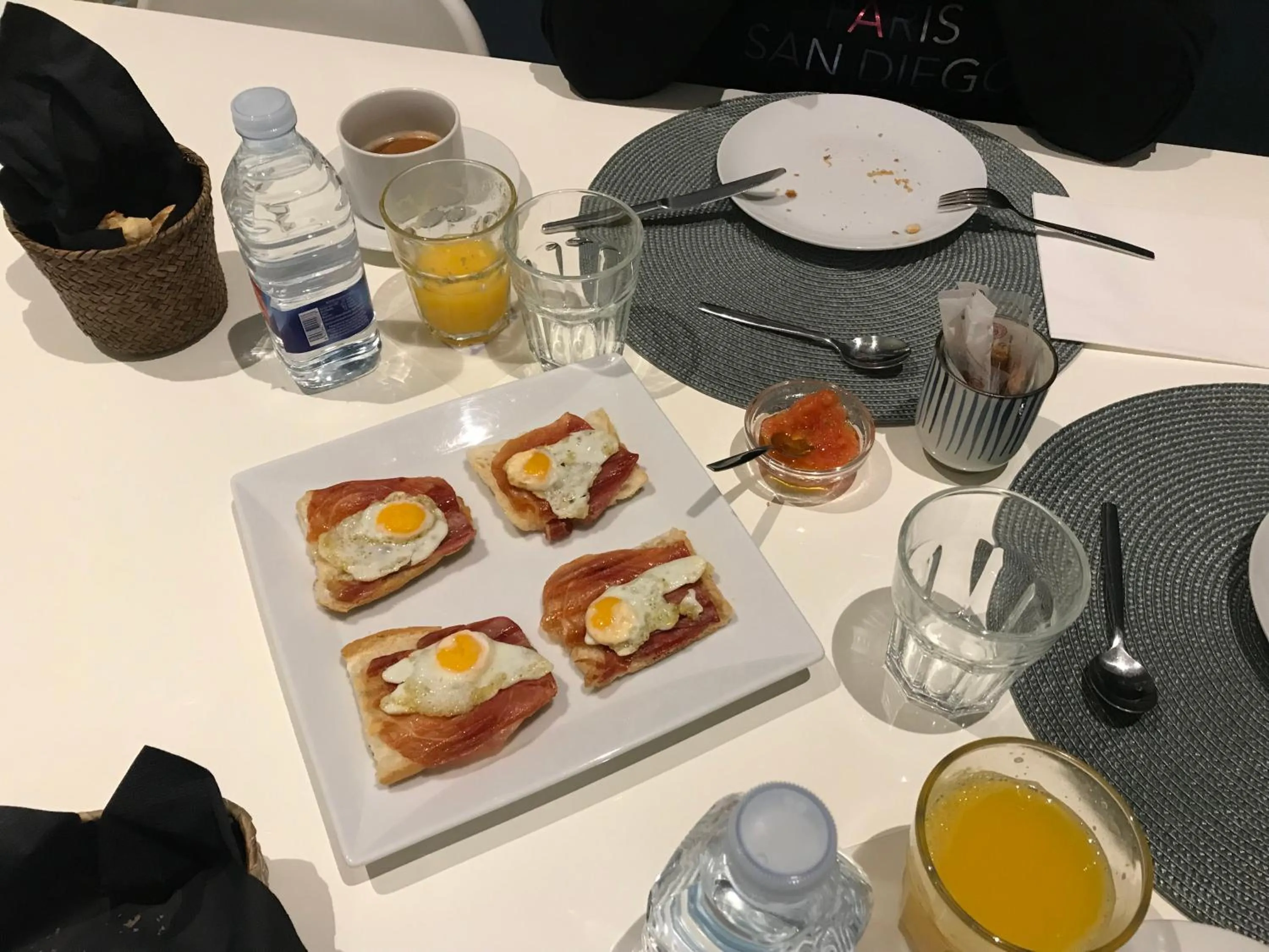 Food and drinks in L'Esplai Valencia