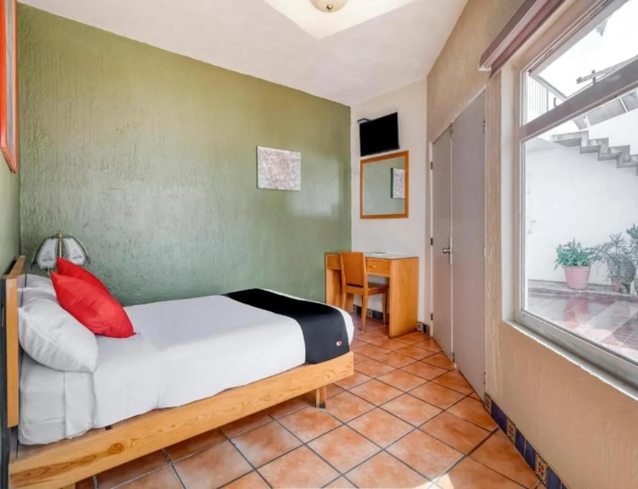 Photo of the whole room, Bed in Hotel Arana Tonalá