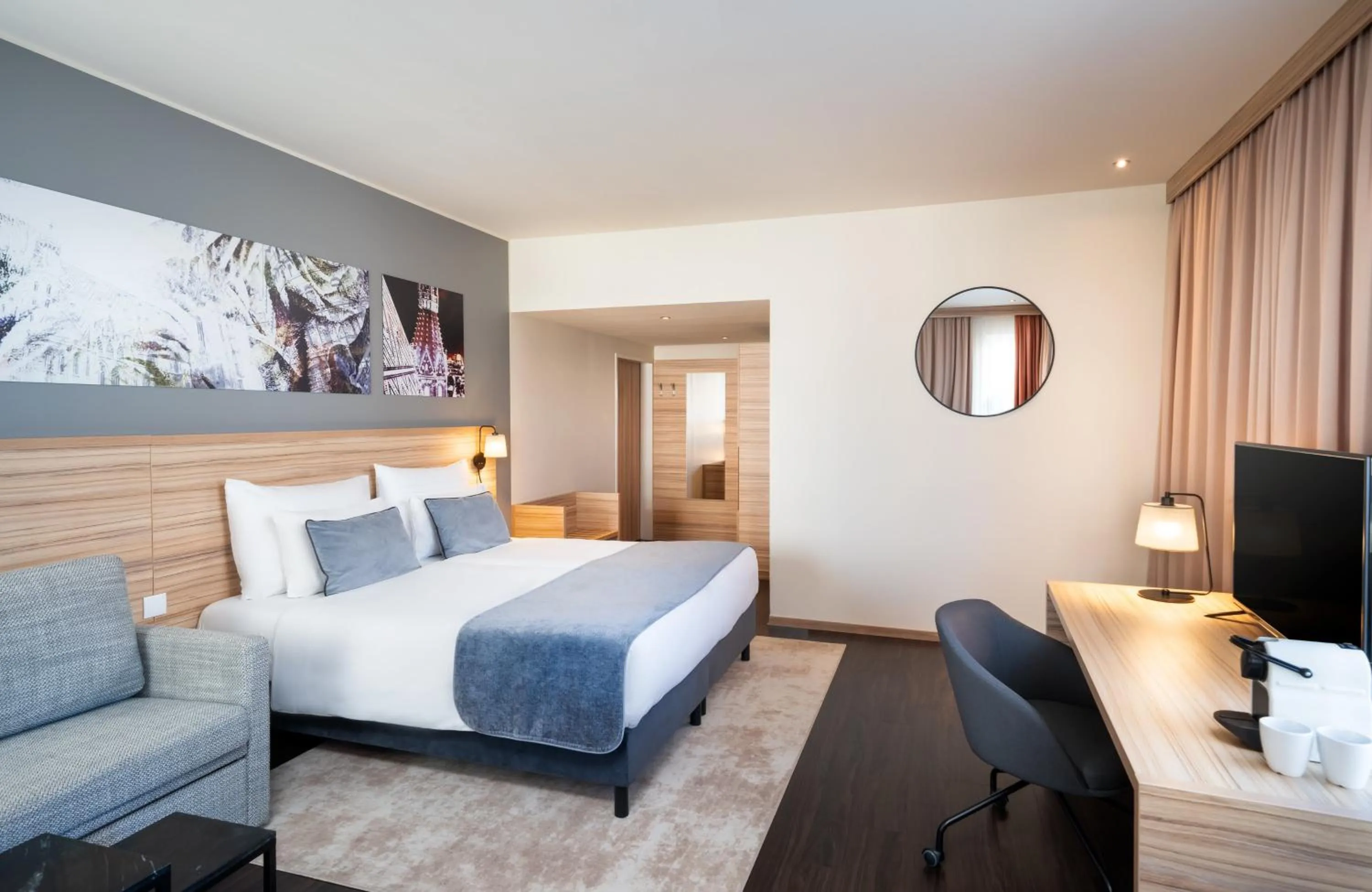 Photo of the whole room, Bed in Leonardo Hotel Vienna Hauptbahnhof