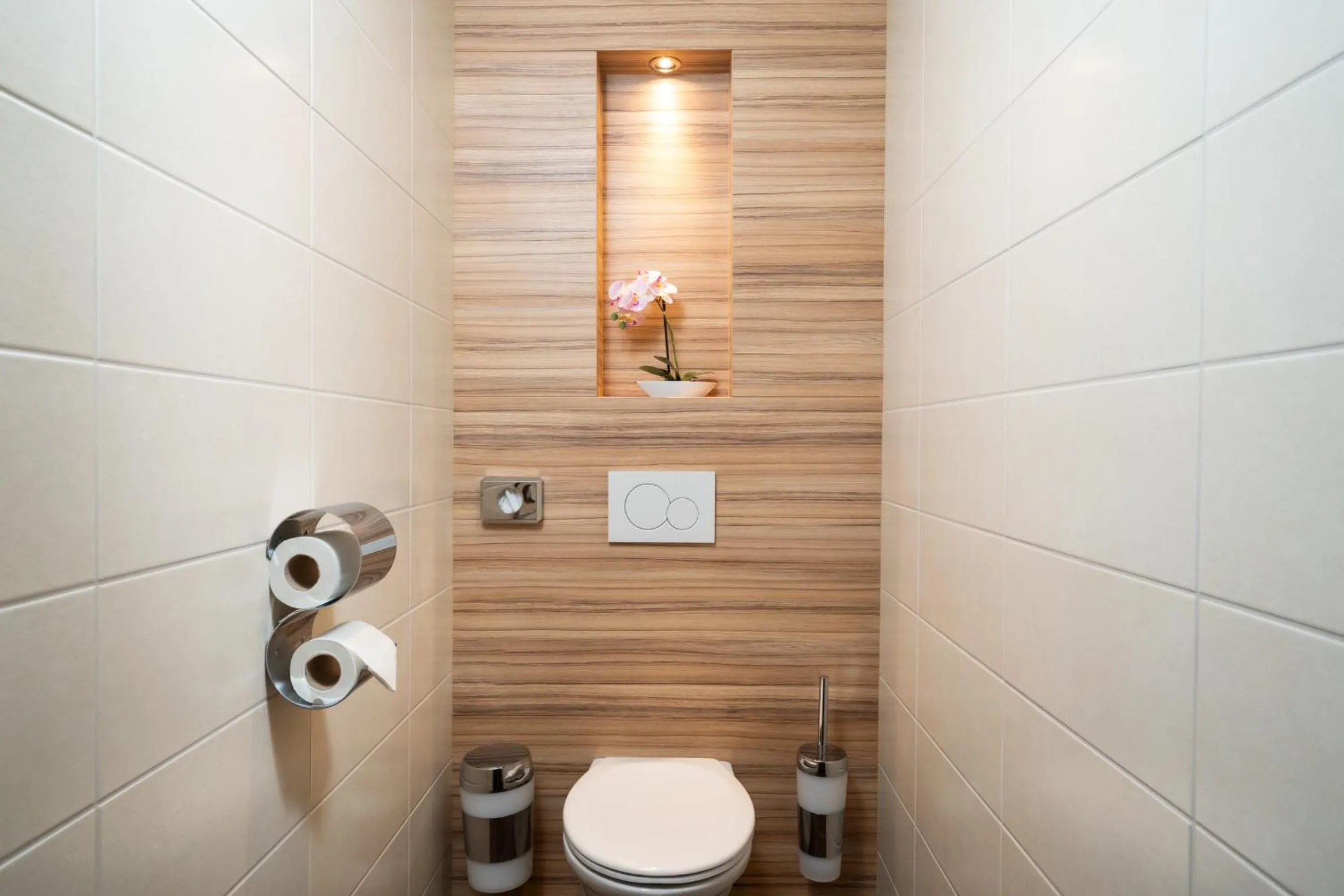 Toilet in Leonardo Hotel Vienna Hauptbahnhof