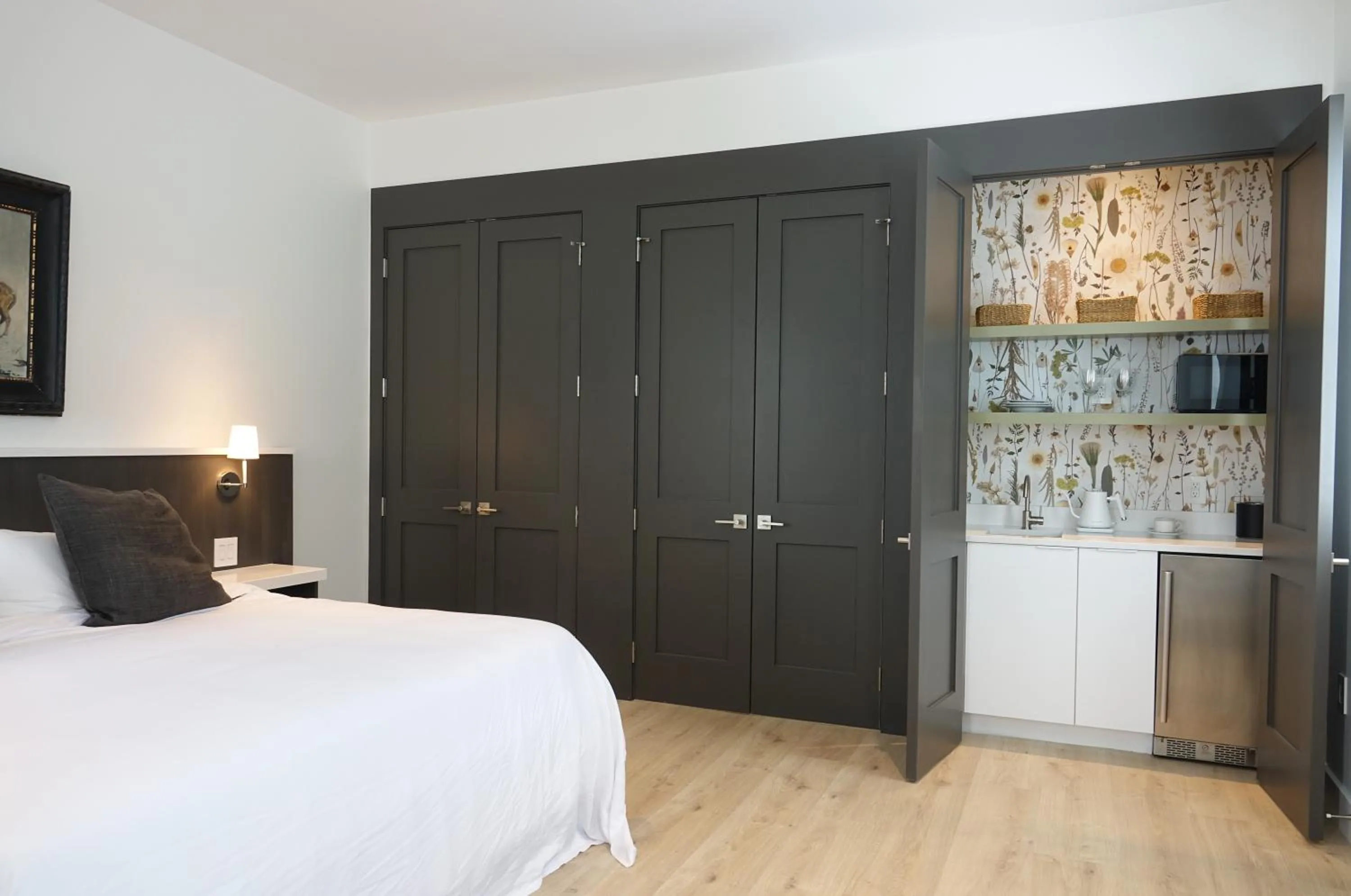 Bedroom, Bed in Whitetail Court Hotel
