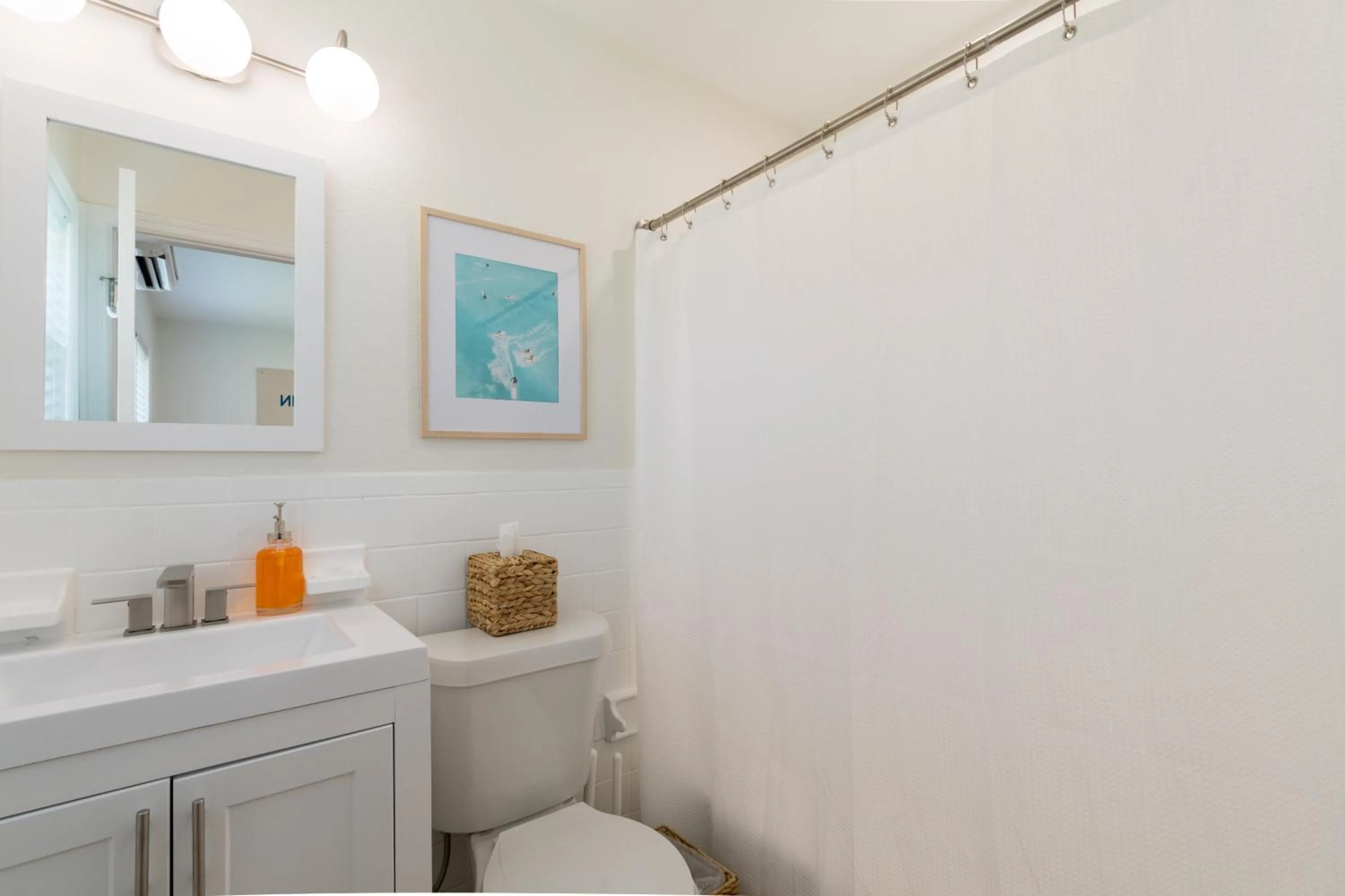 Toilet in The Juni