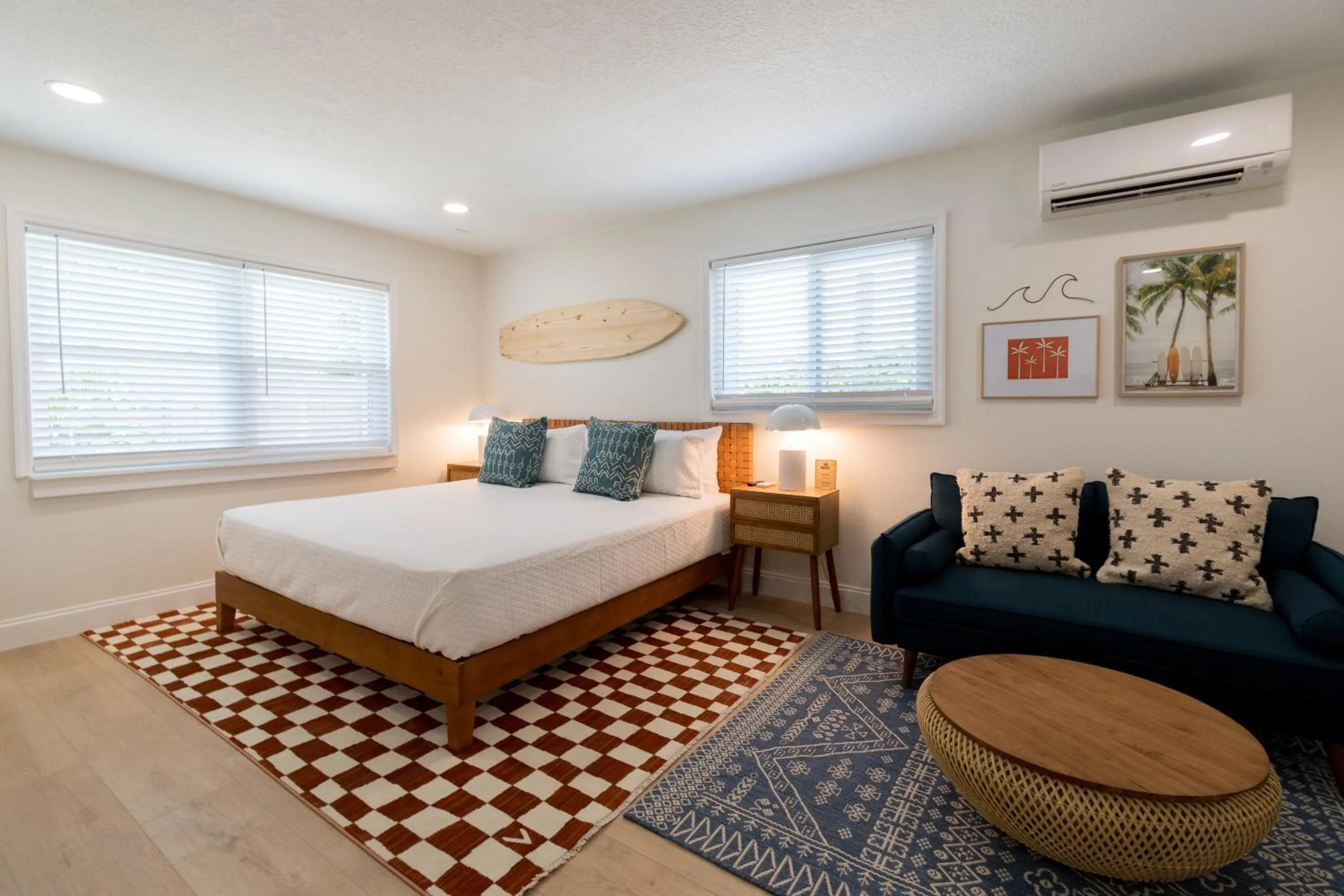 Living room, Bed in The Juni
