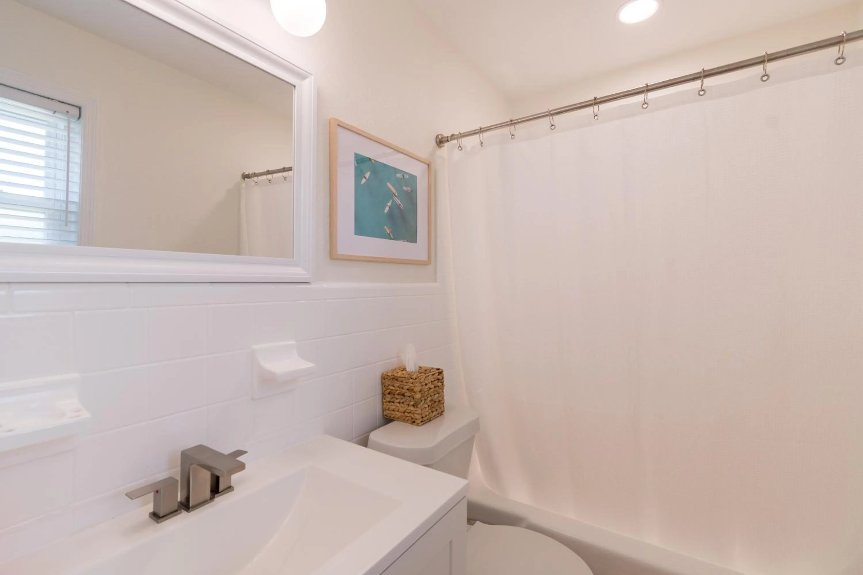 Toilet in The Juni