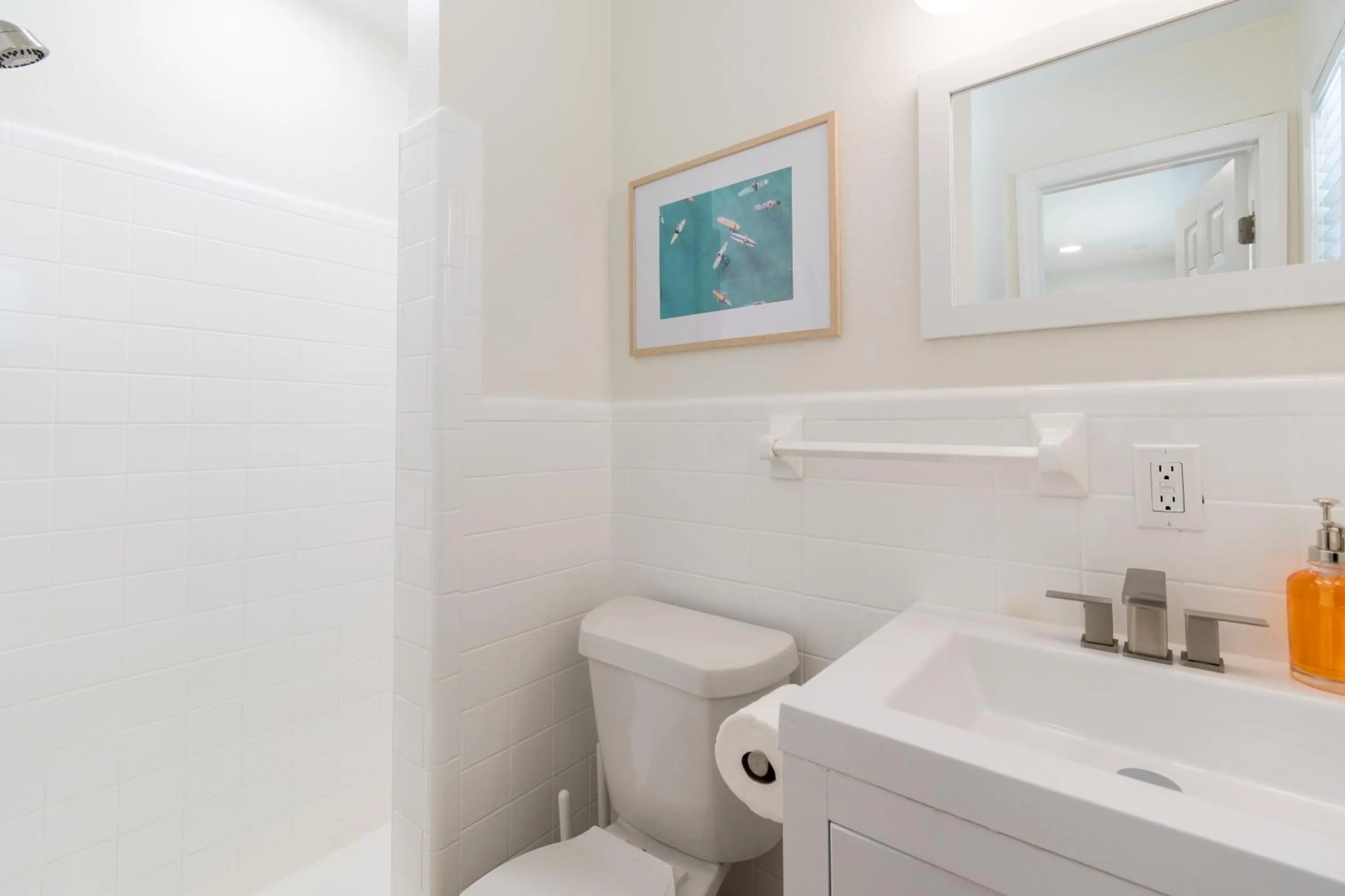 Toilet in The Juni