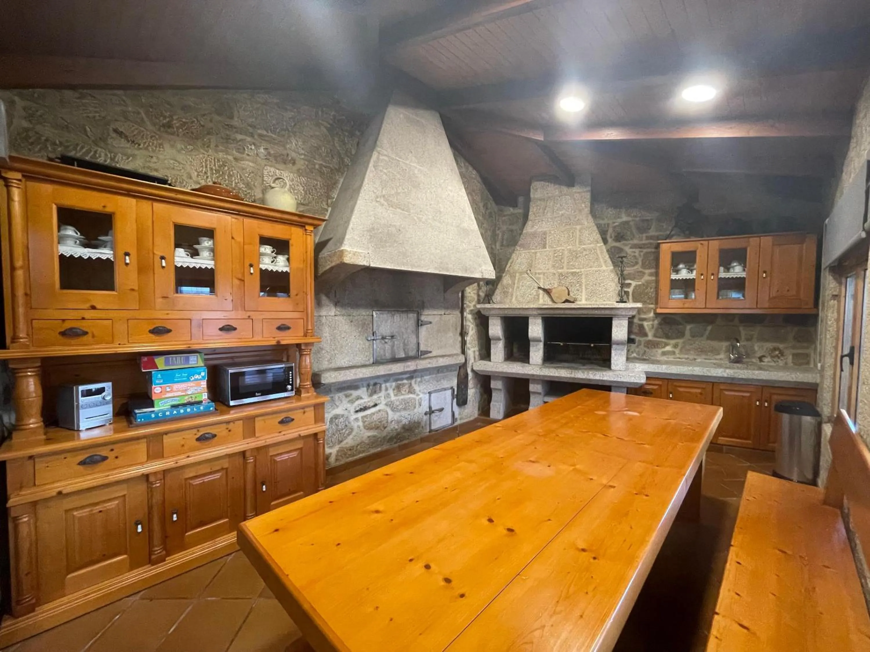 BBQ facilities in Apartamentos Río Sil