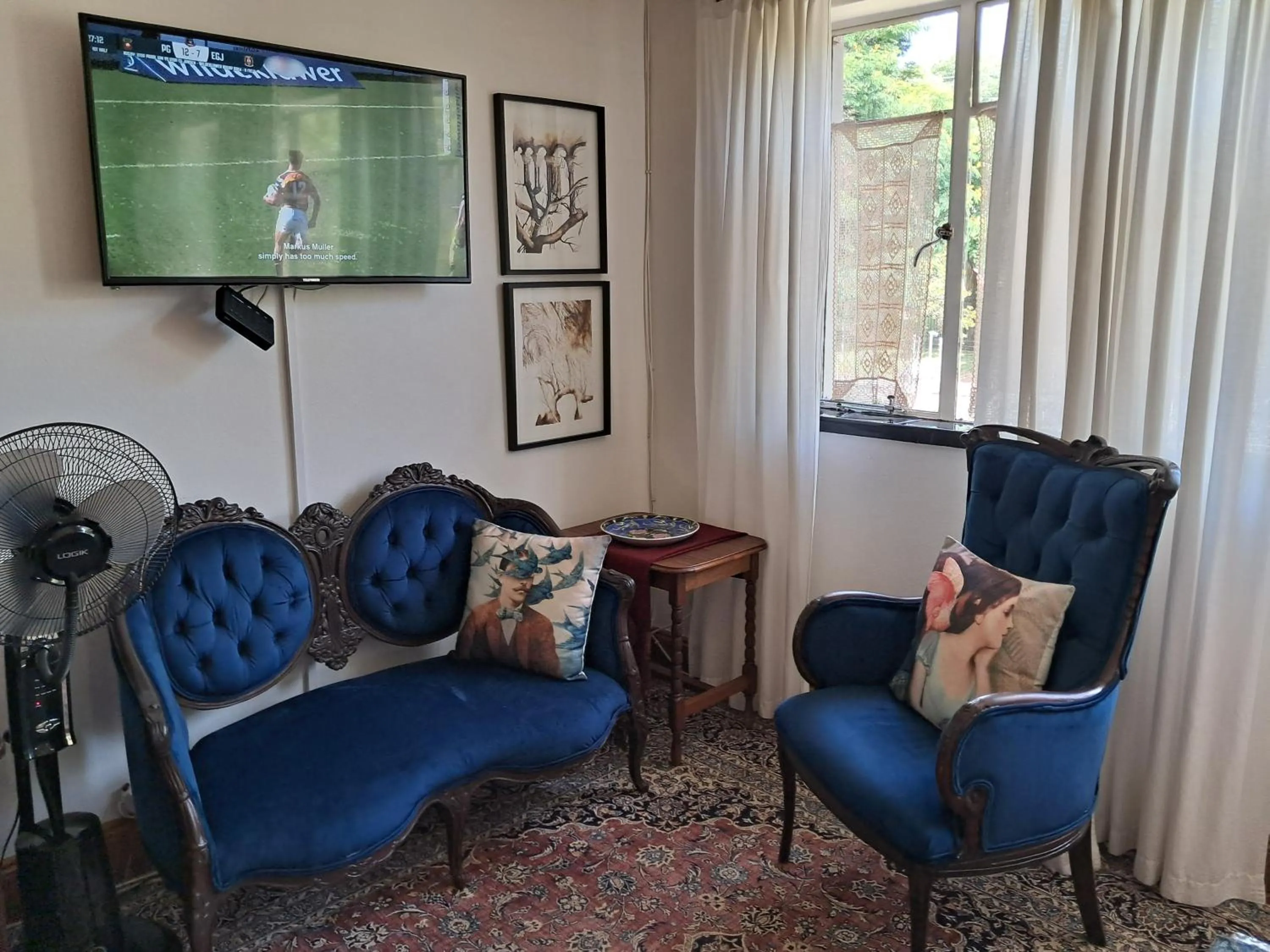 Seating area in 29onTait Guest House
