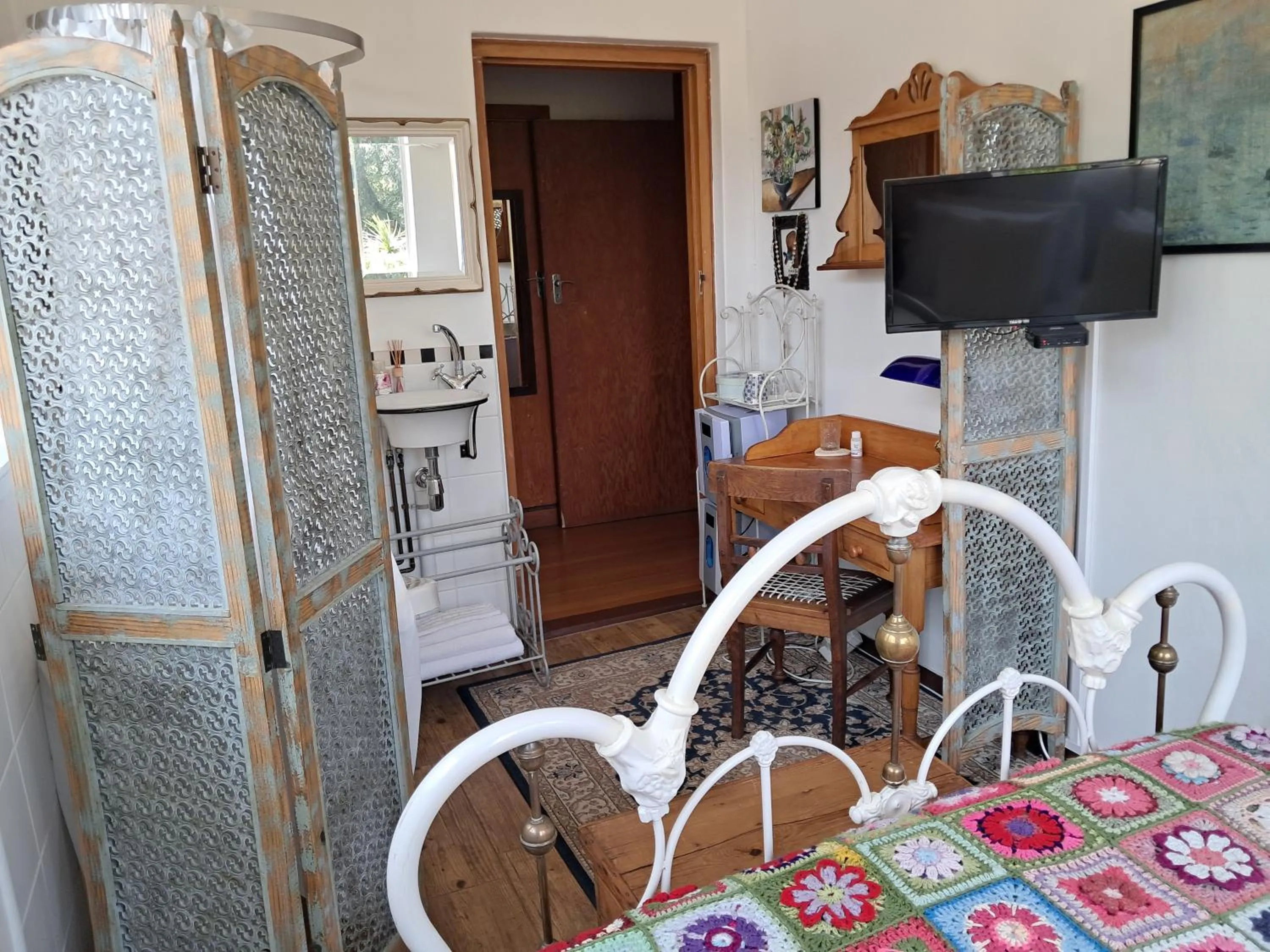 Bathroom in 29onTait Guest House