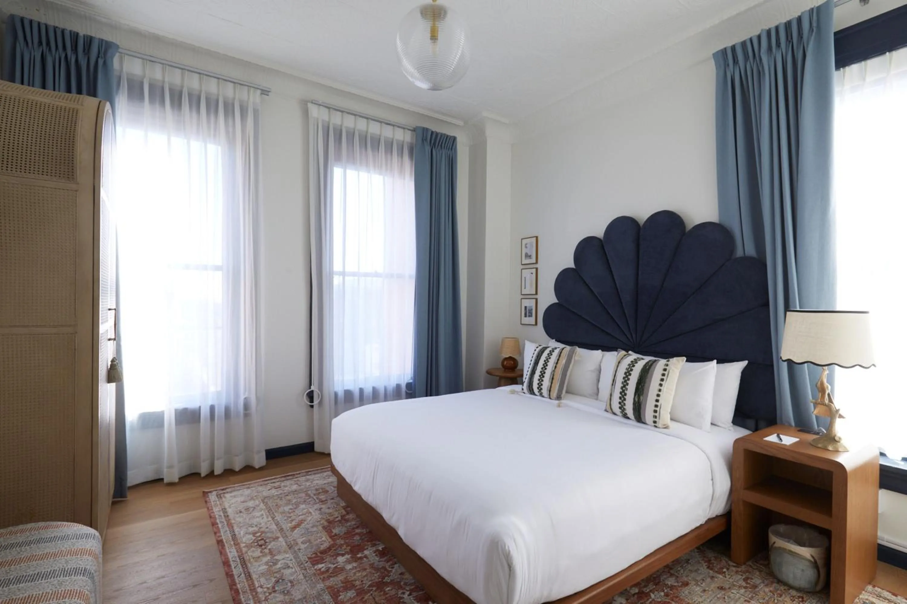 Bed in Granger Hotel San Diego, a Member of Design Hotels, part of Marriott Bonvoy