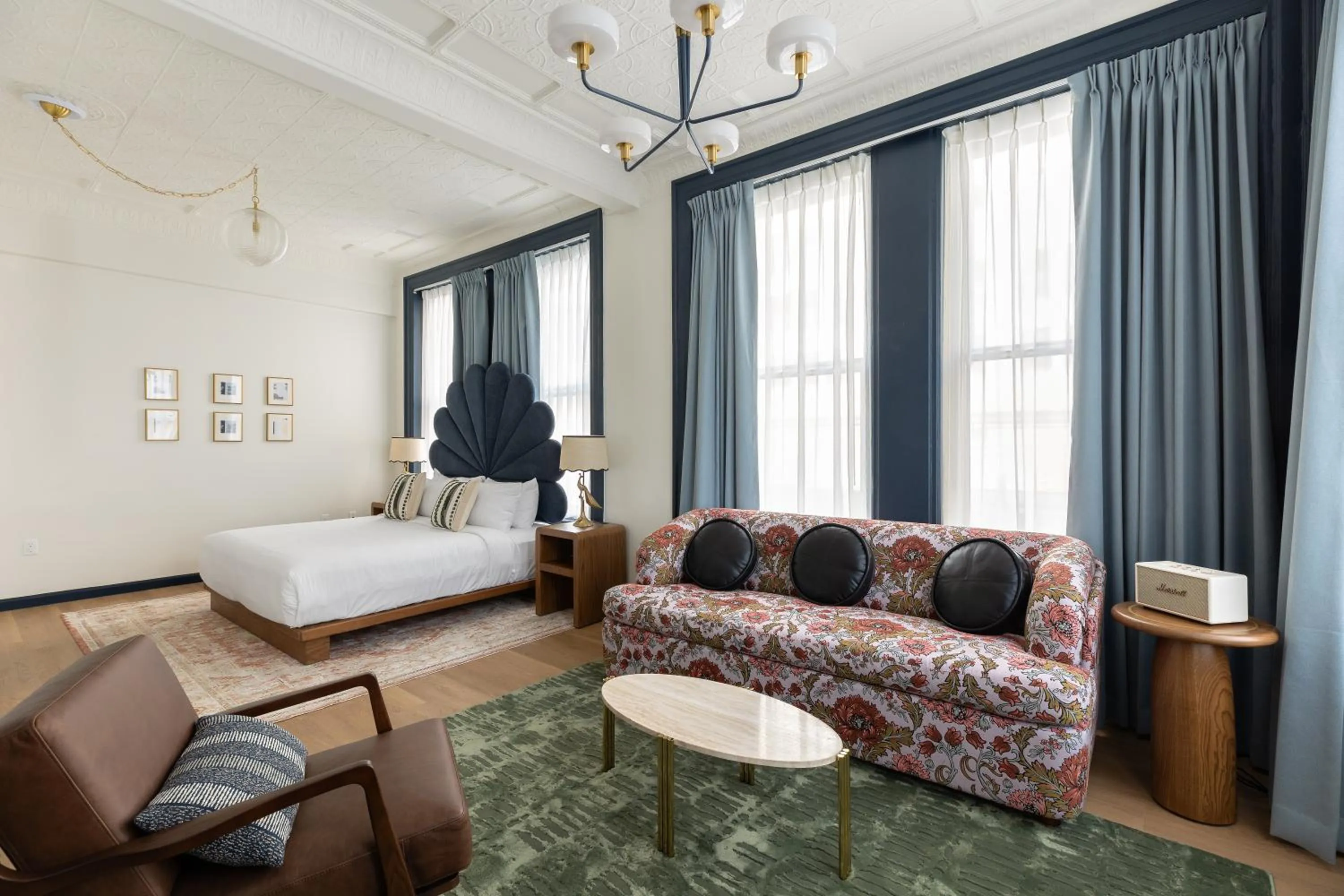 Living room, Bed in Granger Hotel San Diego, a Member of Design Hotels, part of Marriott Bonvoy