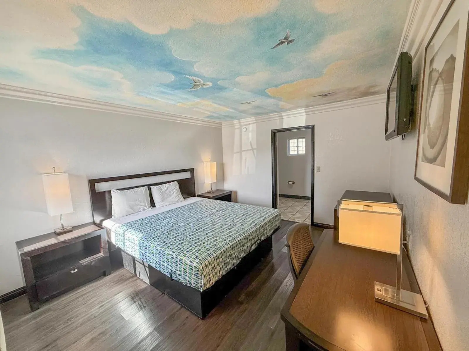 Super 7 Motel - Anaheim Packing District & Disneyland Super 7 Motel - Anaheim Packing District & Disneyland