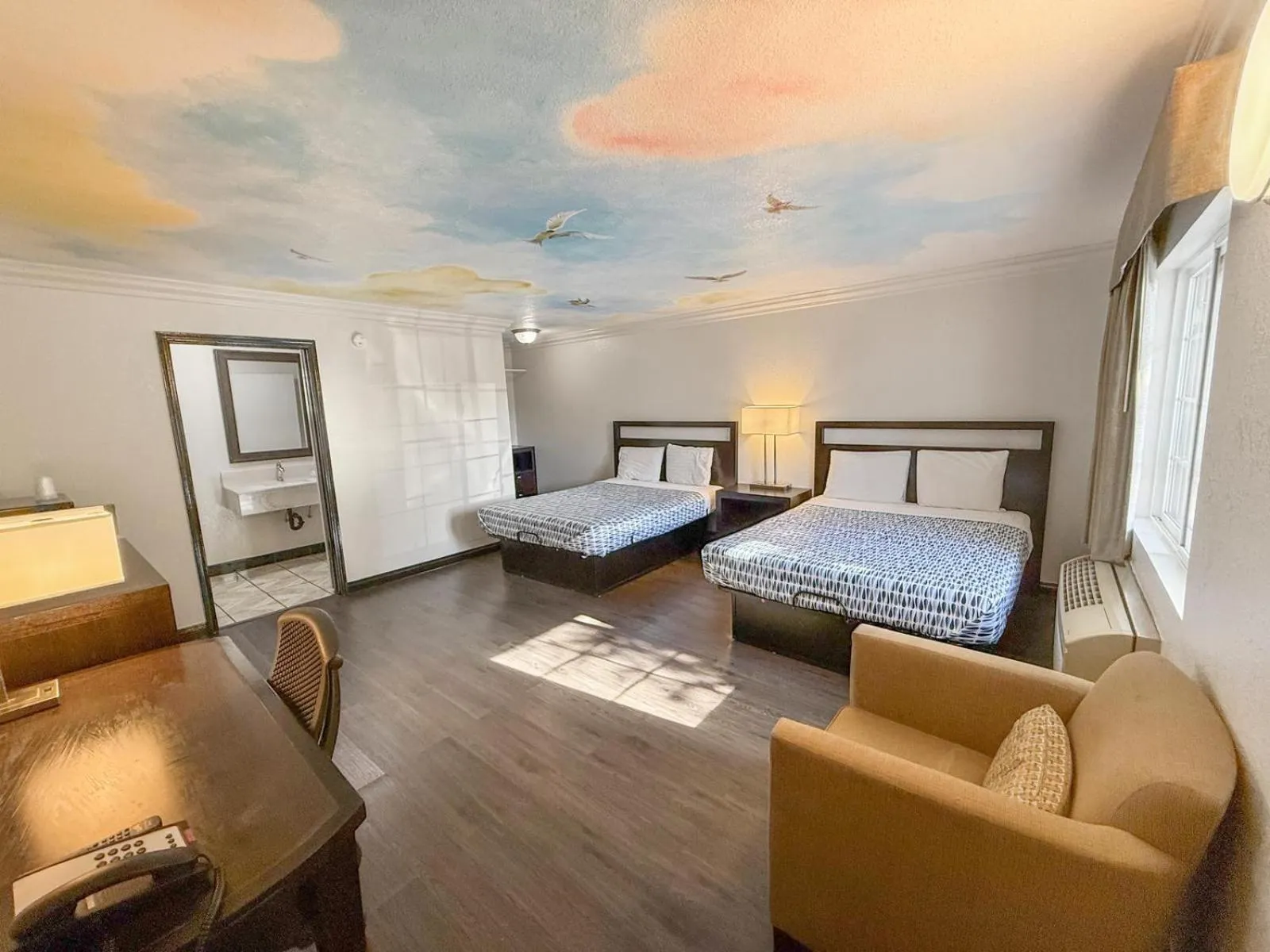 Bed in Super 7 Motel - Anaheim Packing District & Disneyland