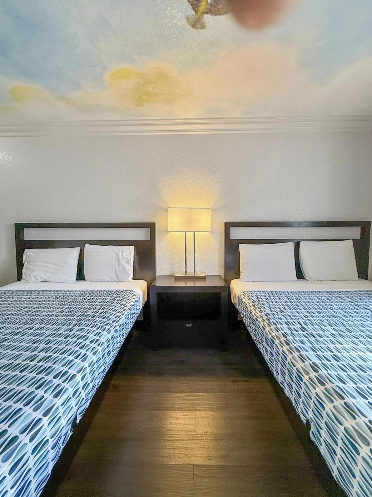 Bed in Super 7 Motel - Anaheim Packing District & Disneyland