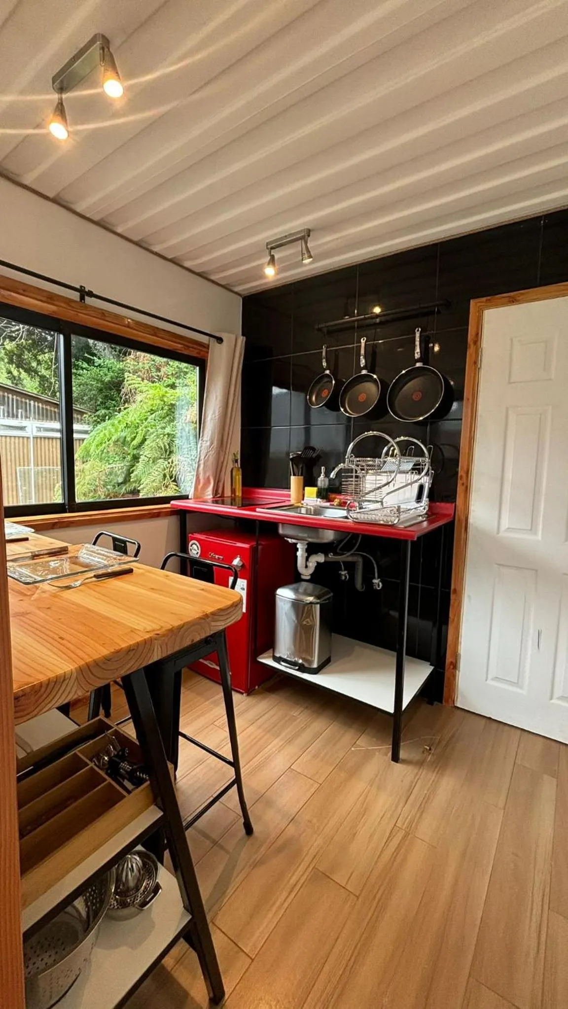 Kitchen or kitchenette in French Andes Apart Hostel