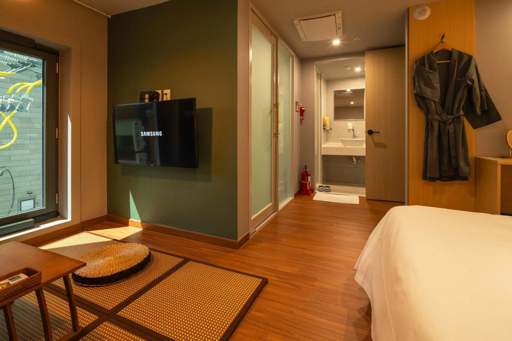 Bed in Shinchon Mayven Hotel