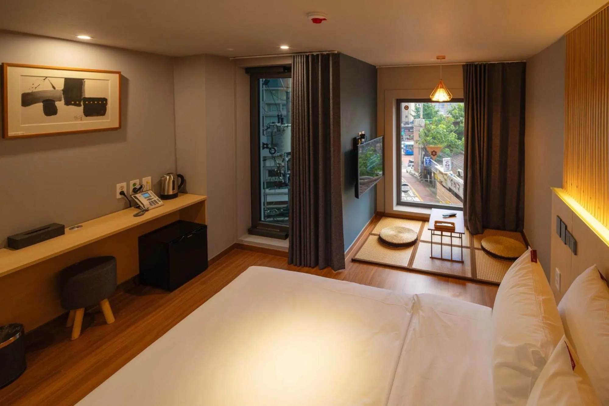 Bed in Shinchon Mayven Hotel