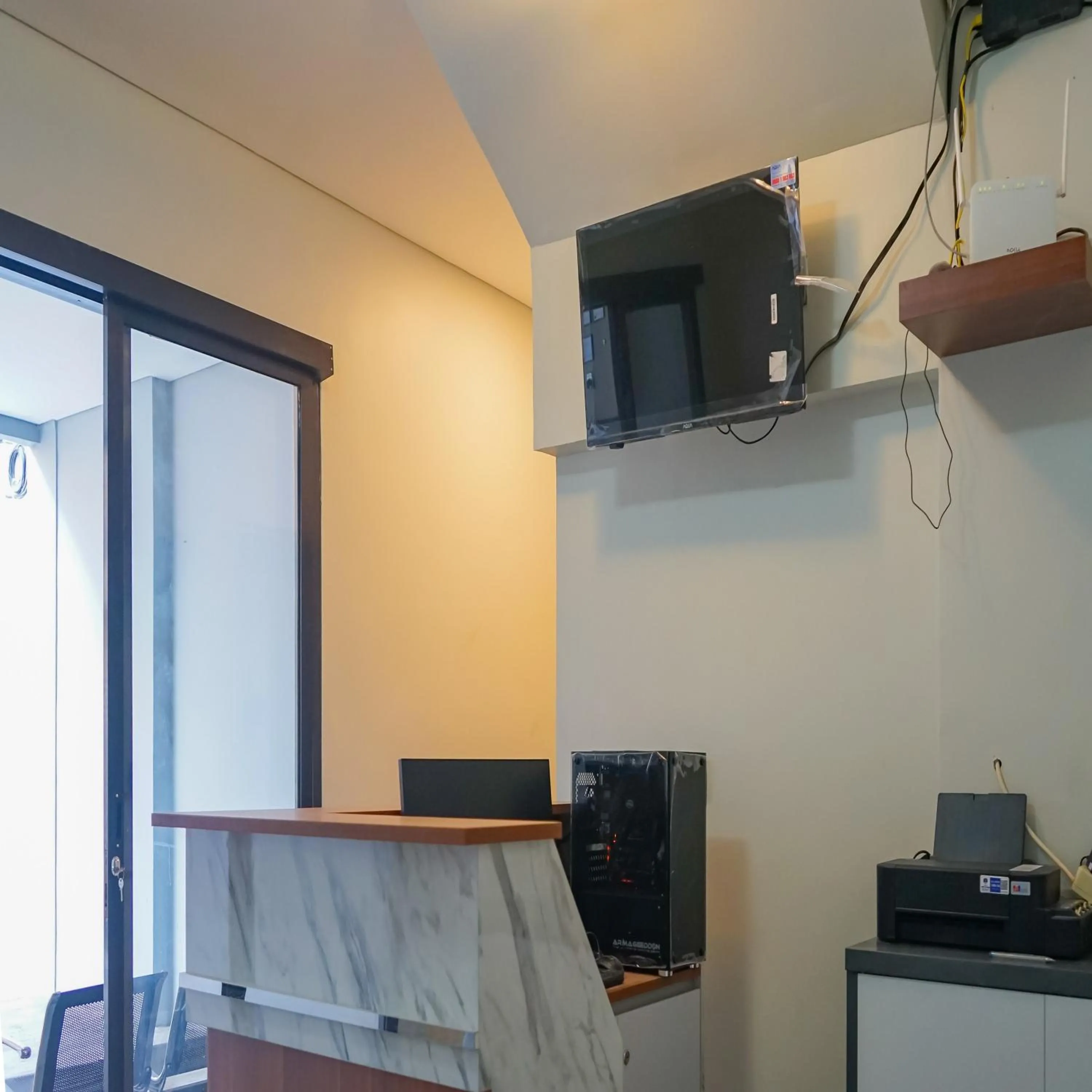 Lobby or reception in Urbanview Hotel Aloevera Pontianak by RedDoorz