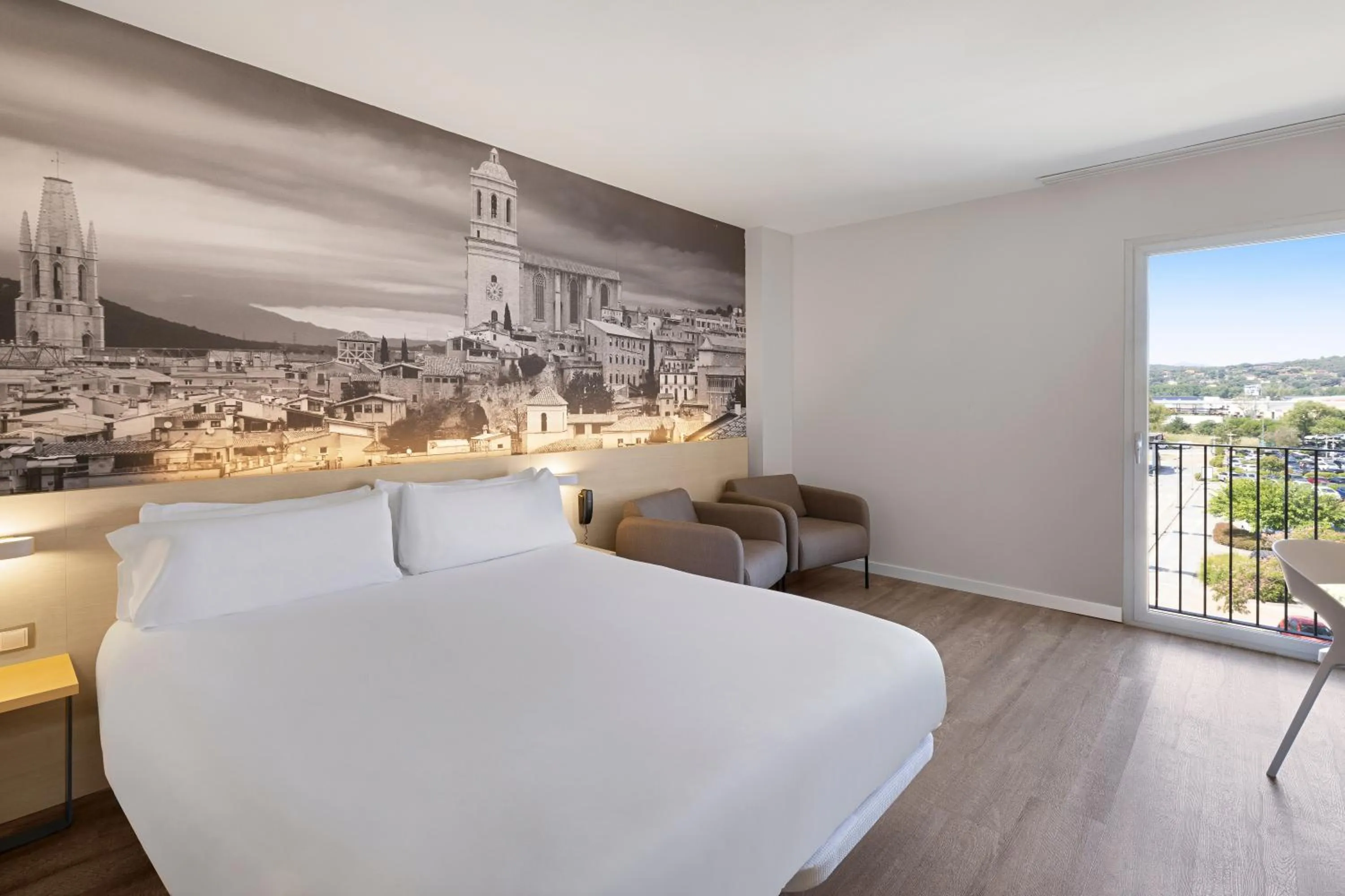 Bed in B&B HOTEL Girona 3