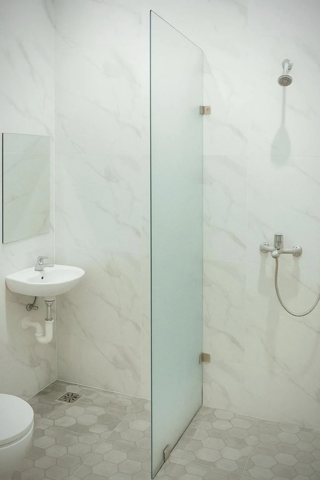 Bathroom in Anders Permata Millenium