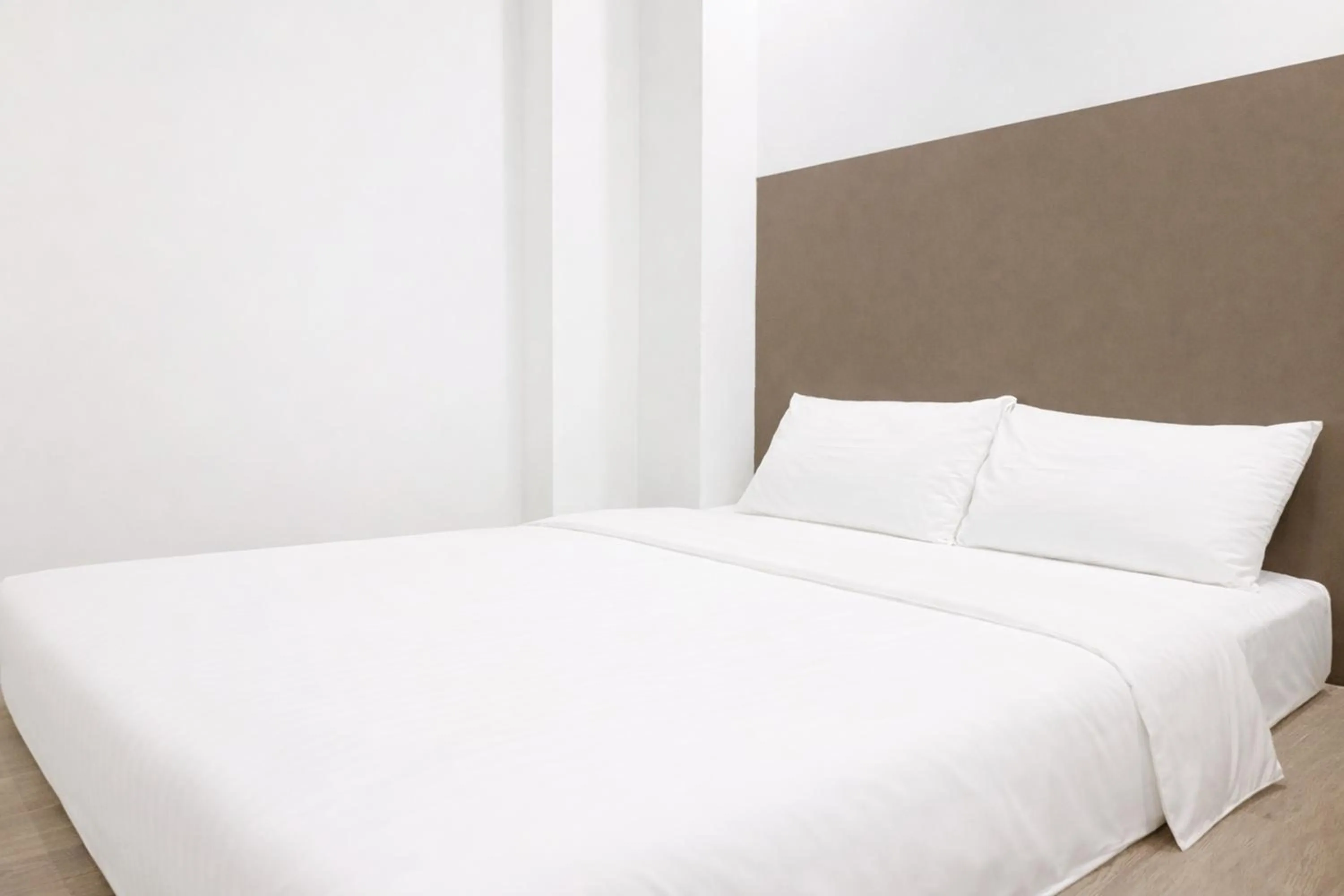 Bed in A Hotel Dickson, Stay From 9PM To 8AM