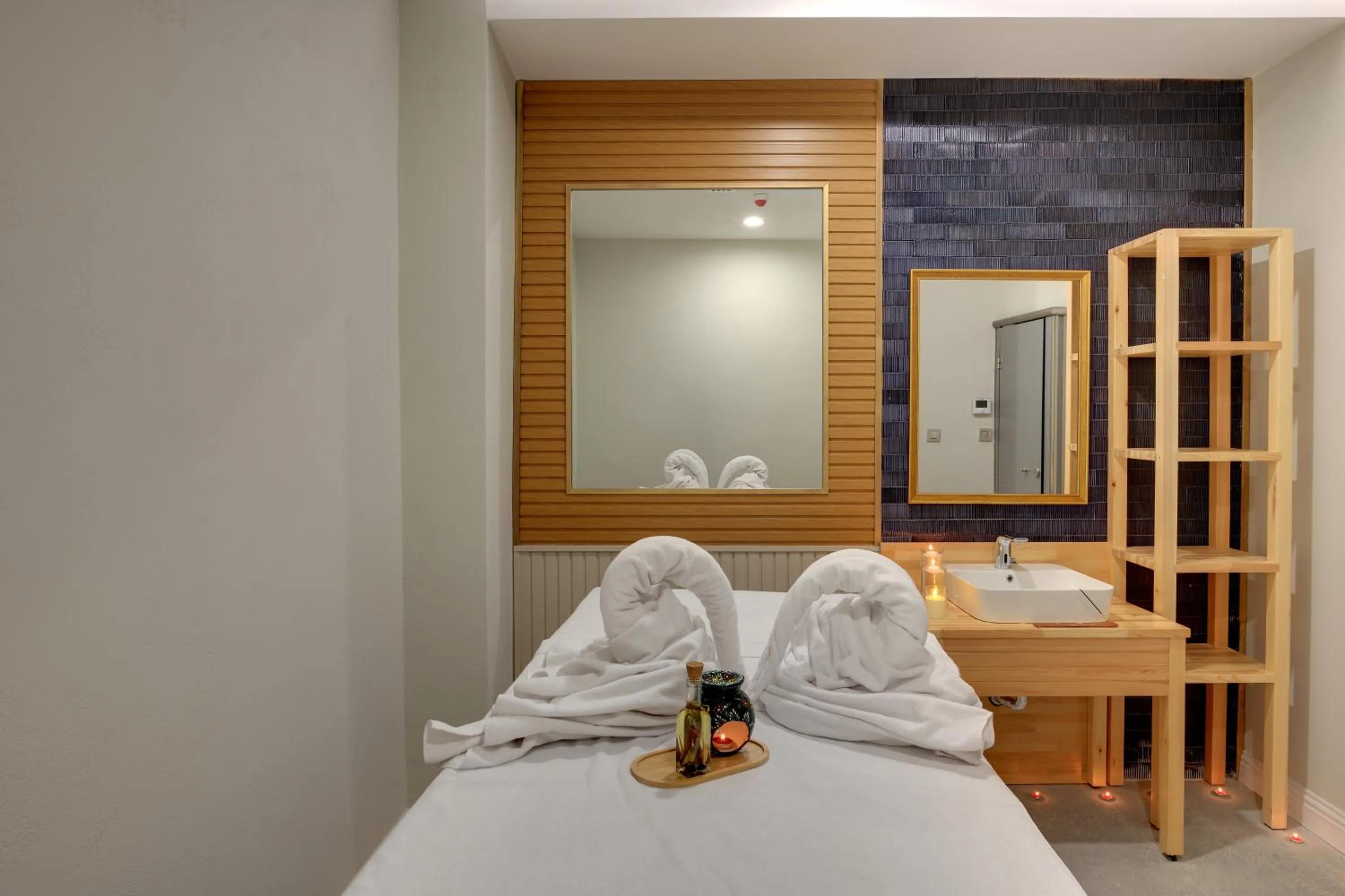 Massage, Bed in Dedeman Güre Nurhayat Thermal Resort&SPA