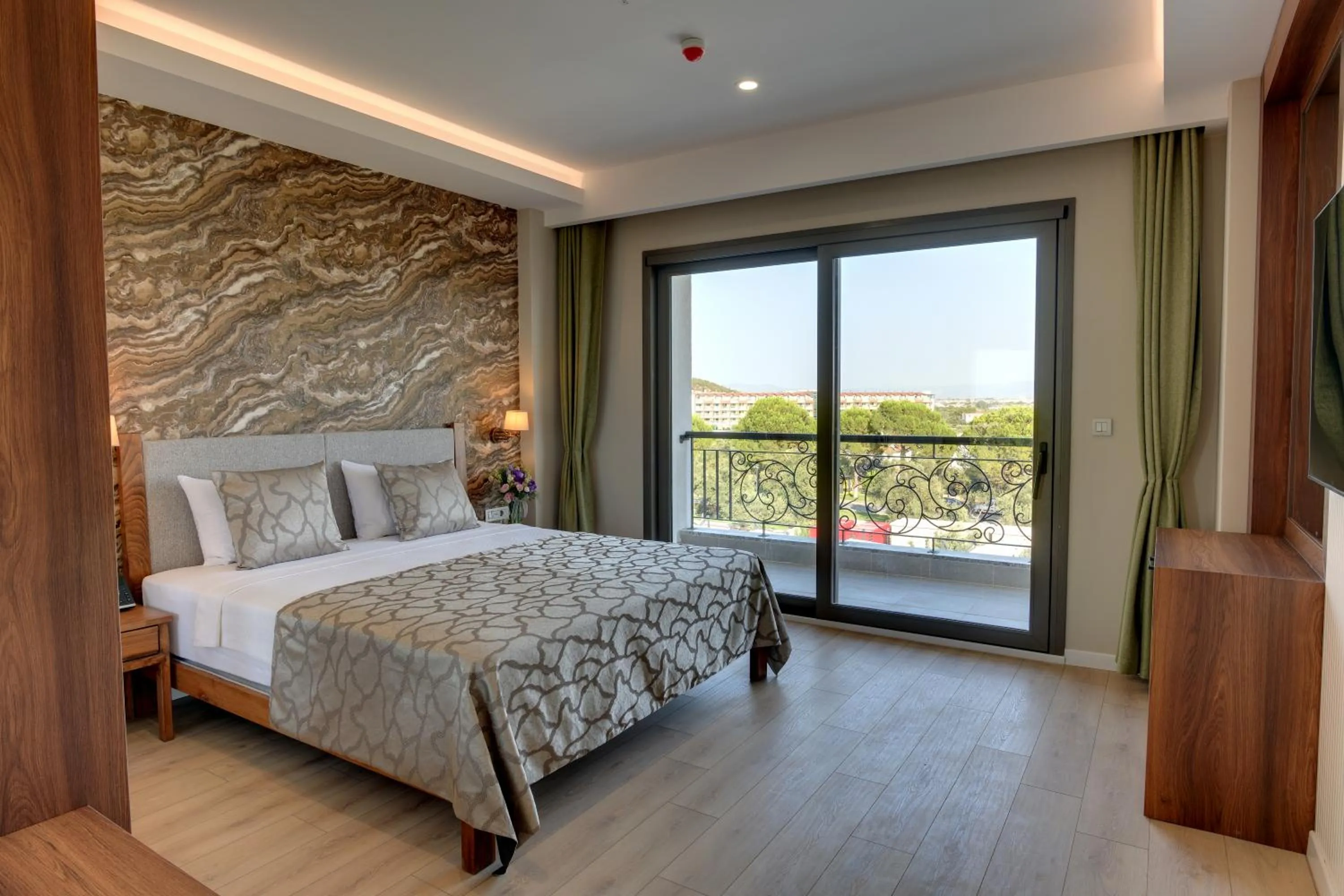 View (from property/room), Bed in Dedeman Güre Nurhayat Thermal Resort&SPA