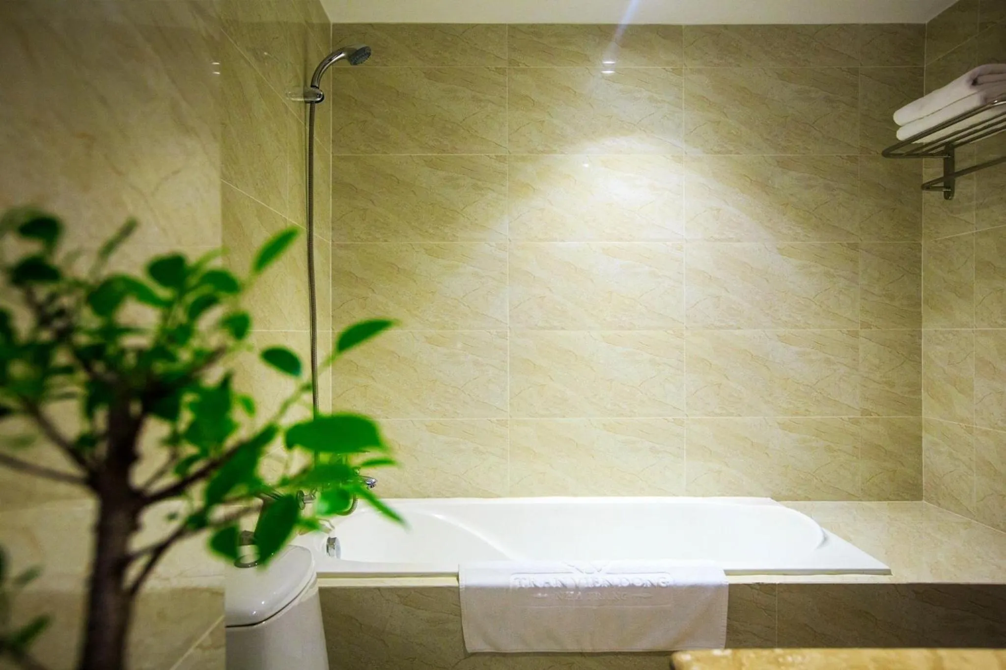 Bath in Tran Vien Dong Hotel