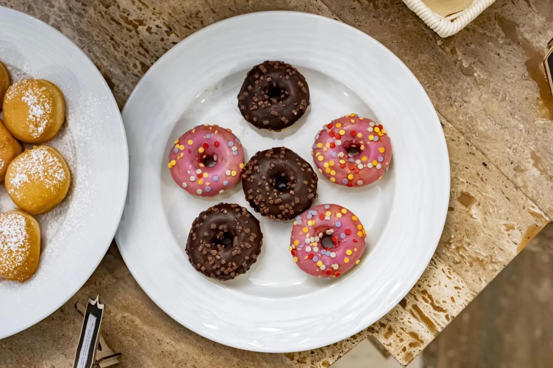 Buffet breakfast in Hotel President - Vintage Hotel in centro