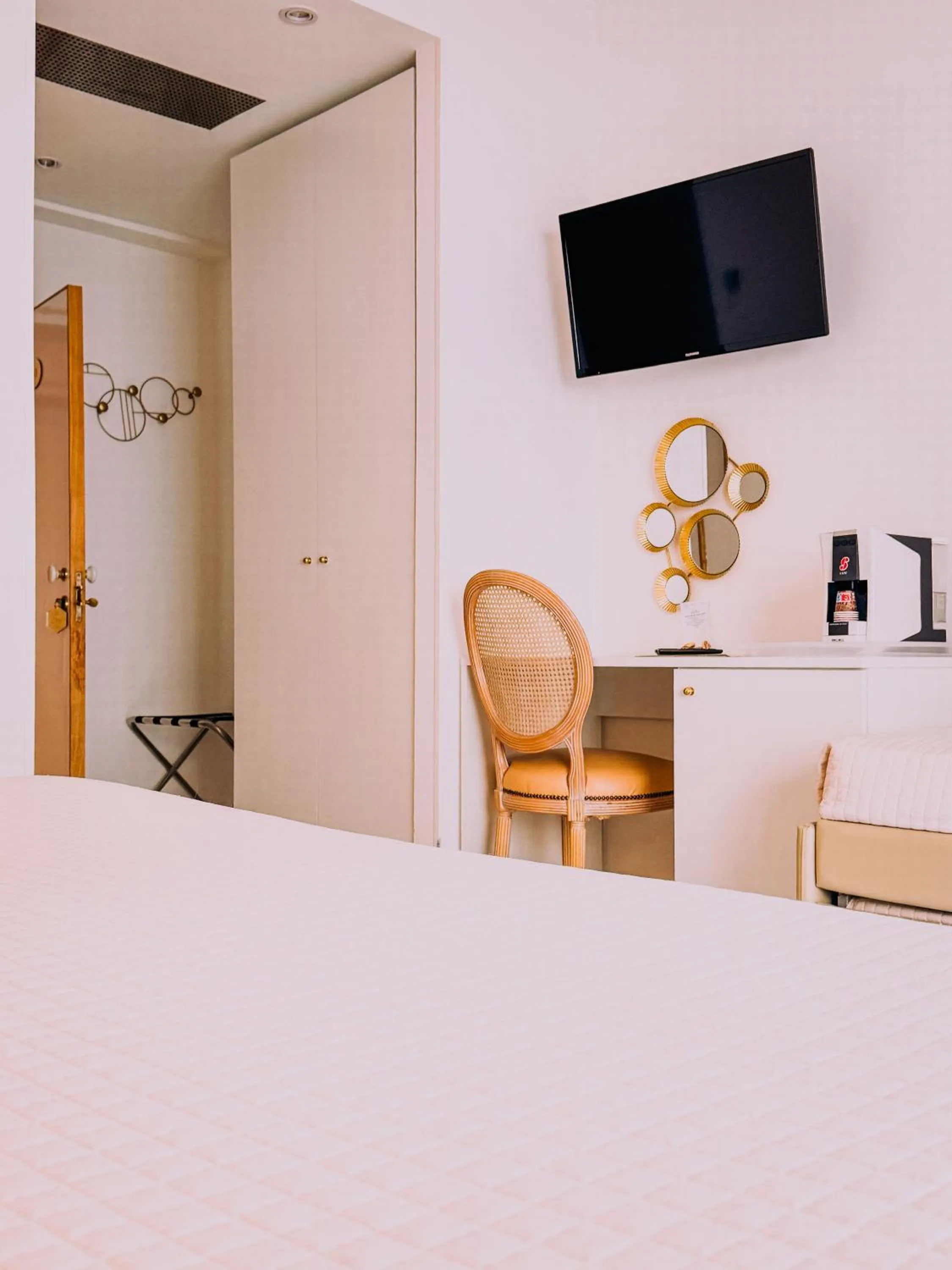 Bed in Hotel President - Vintage Hotel in centro